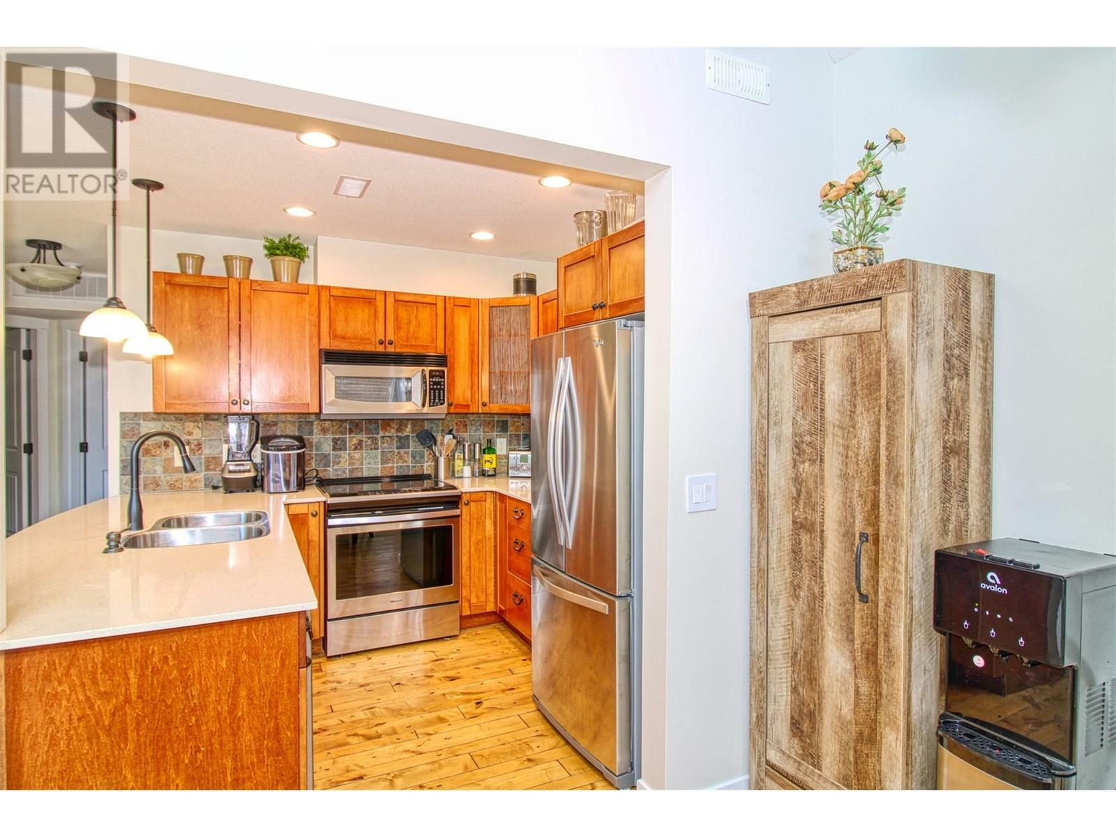 KELOWNA, British Columbia, V1Z 3R8, CA, 3 Bedrooms Bedrooms, ,3 BathroomsBathrooms,Residential,For Sale,1839050