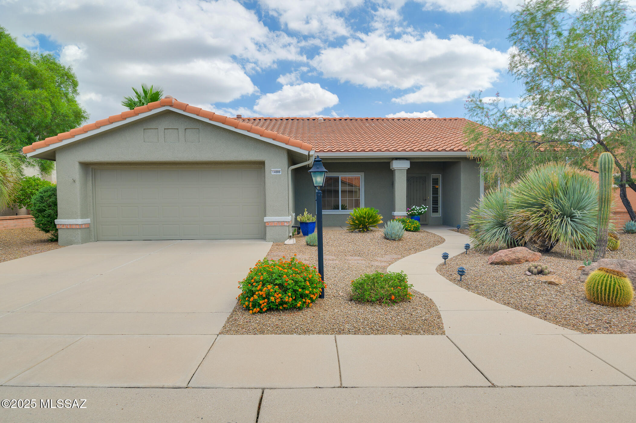 Oro Valley, Arizona, 85755, United States, 2 Bedrooms Bedrooms, ,2 BathroomsBathrooms,Residential,For Sale,1959033