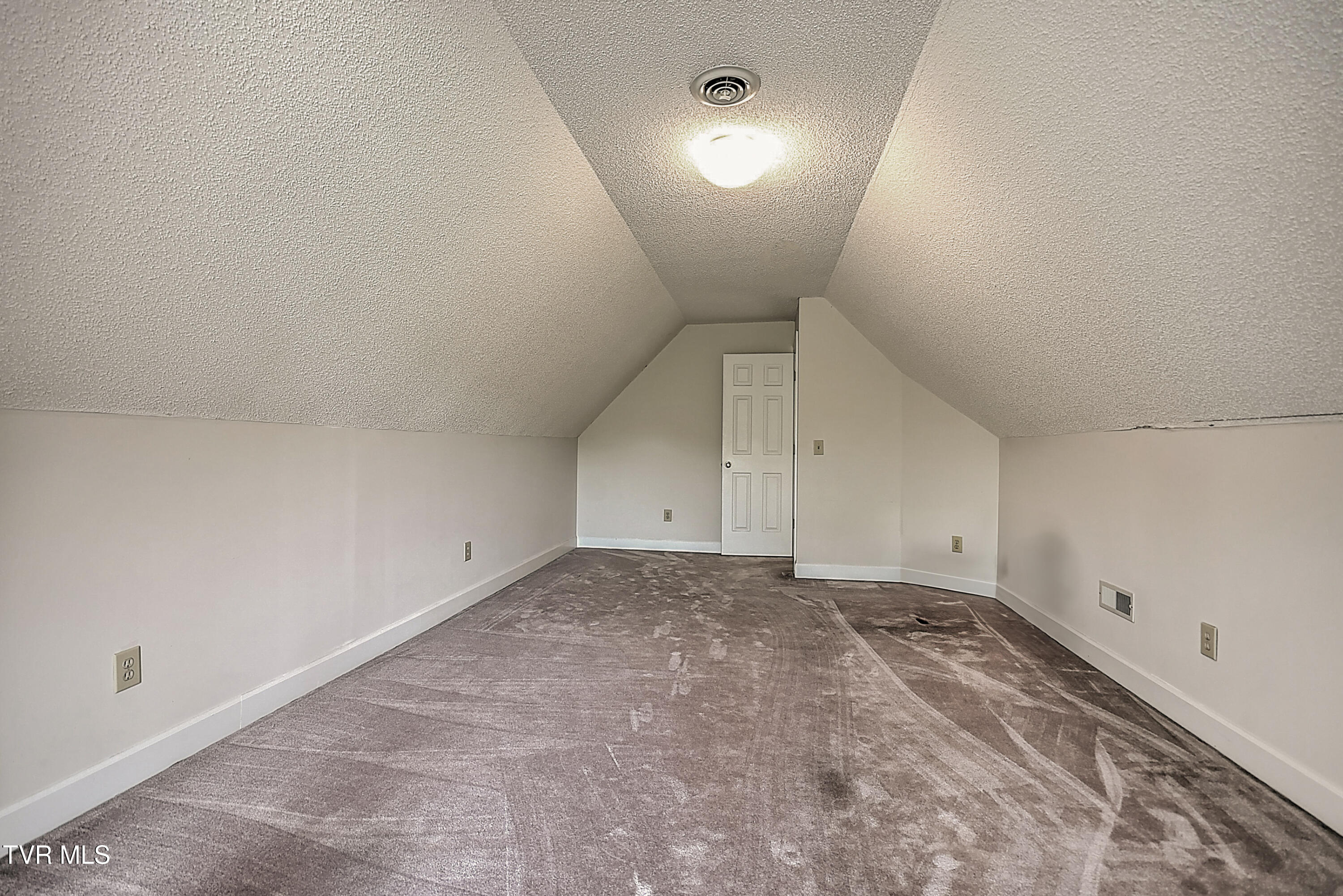 Johnson City, Tennessee, 37604, United States, 4 Bedrooms Bedrooms, ,3 BathroomsBathrooms,Residential,For Sale,1870775