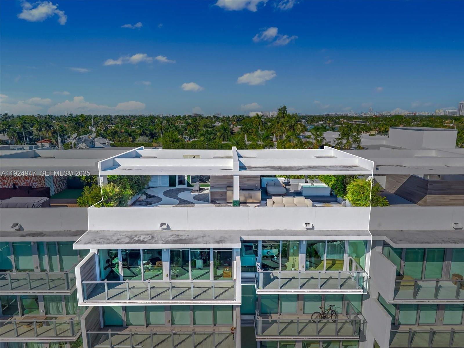 Miami Beach, Florida, 33139, United States, 3 Bedrooms Bedrooms, ,4 BathroomsBathrooms,Residential,For Sale,2003105