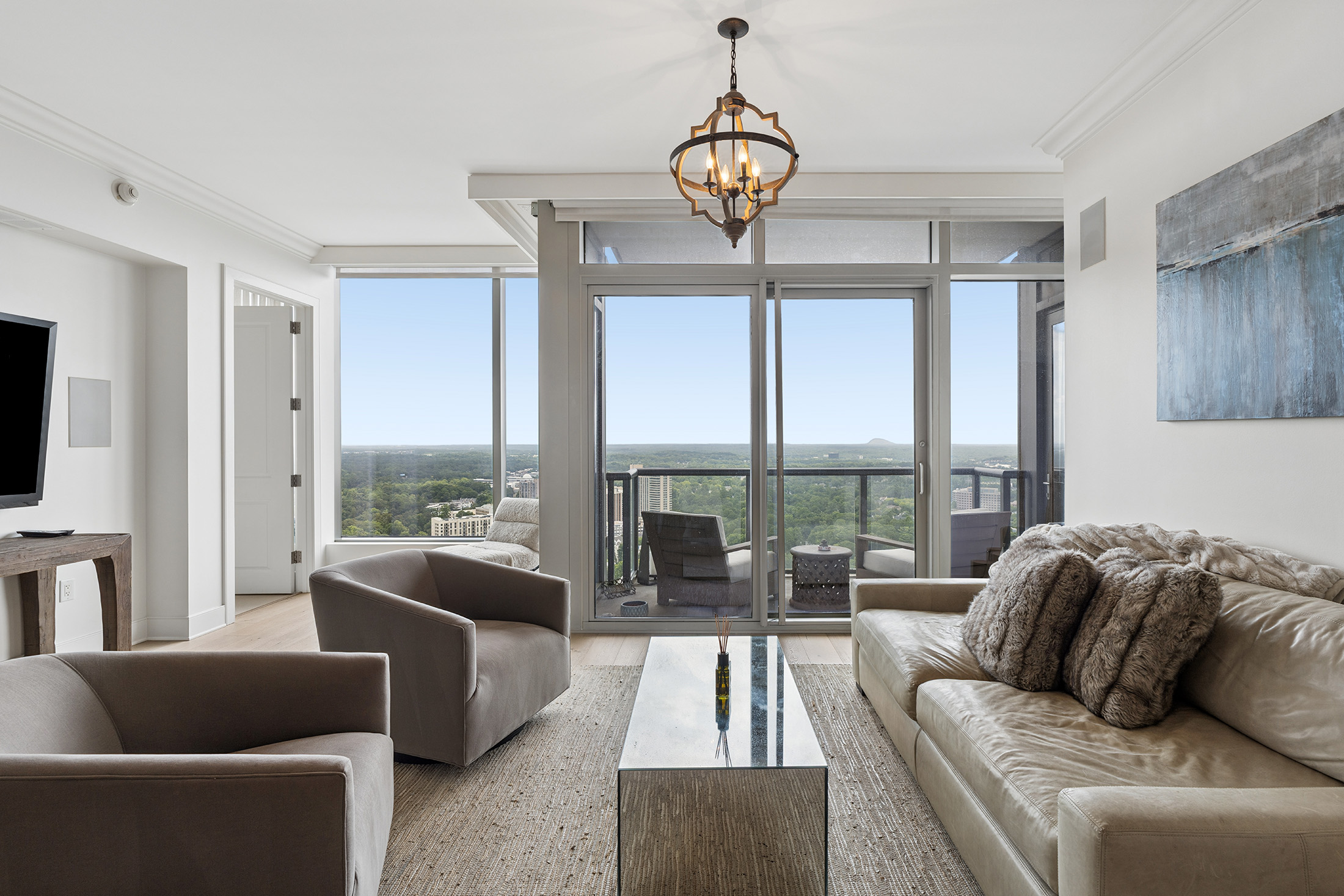  The Ritz-Carlton Residence — A Home With a View - 物件實景
