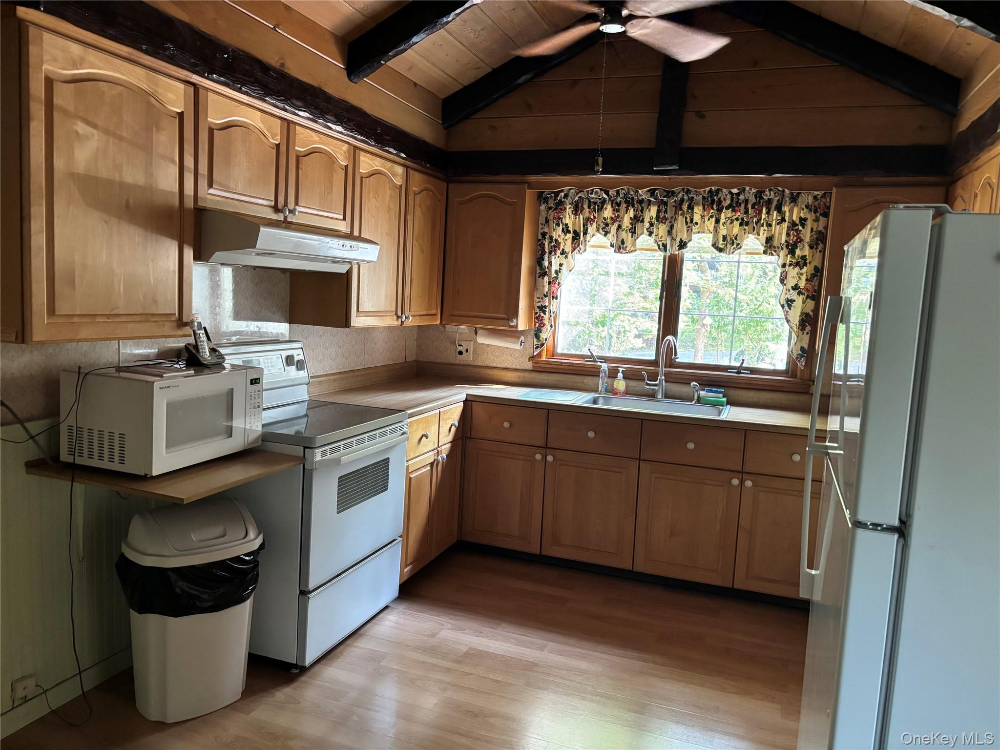 Wading River, New York, 11792, United States, 4 Bedrooms Bedrooms, ,2 BathroomsBathrooms,Residential,For Sale,1941078