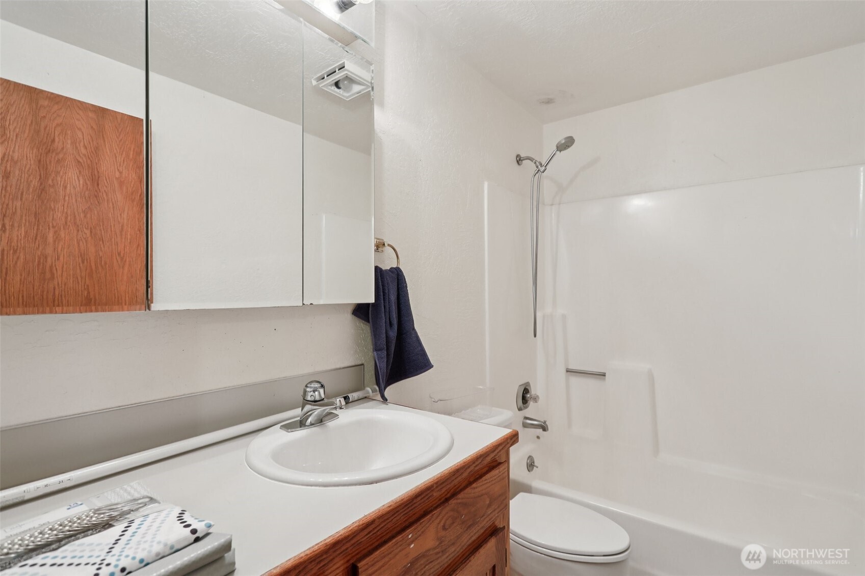 Marysville, Washington, 98271, United States, 4 Bedrooms Bedrooms, ,4 BathroomsBathrooms,Residential,For Sale,1984070