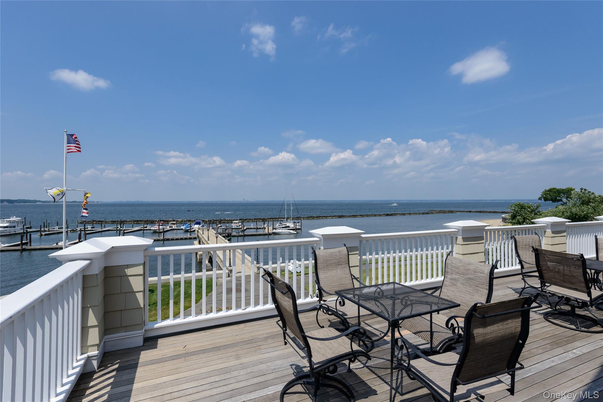  62 Pembroke Drive, Glen Cove, NY, 11542 - 物件實景