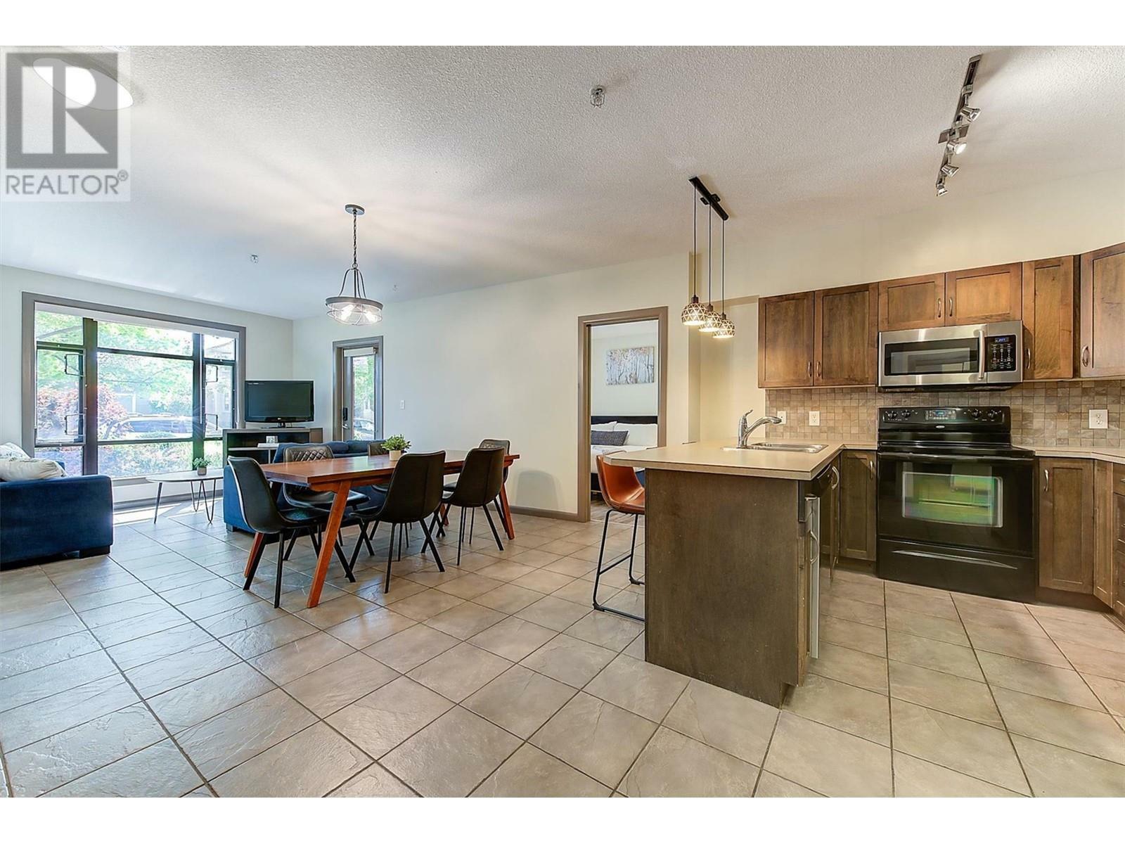 KELOWNA, British Columbia, V1Y 1G6, CA, 2 Bedrooms Bedrooms, ,2 BathroomsBathrooms,Residential,For Sale,1961350