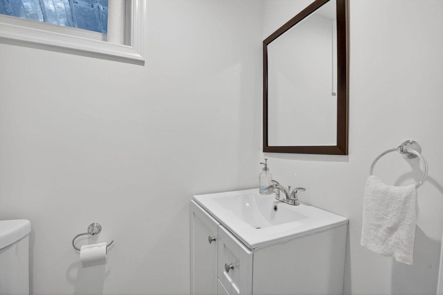  5909 Madawaska Road, Bethesda, MD, 20816 - 物件實景