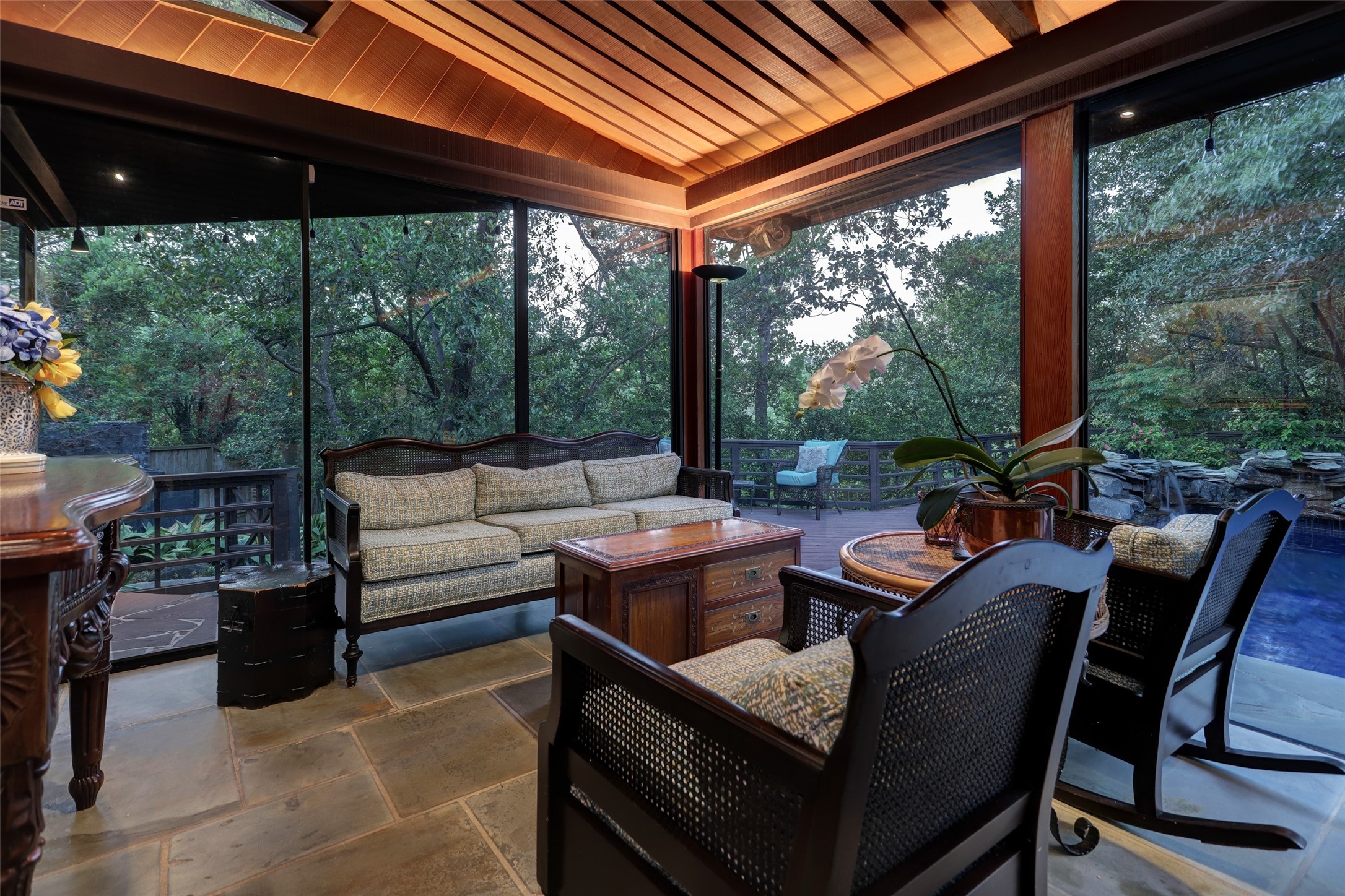  8 Tiel Way - 物件實景