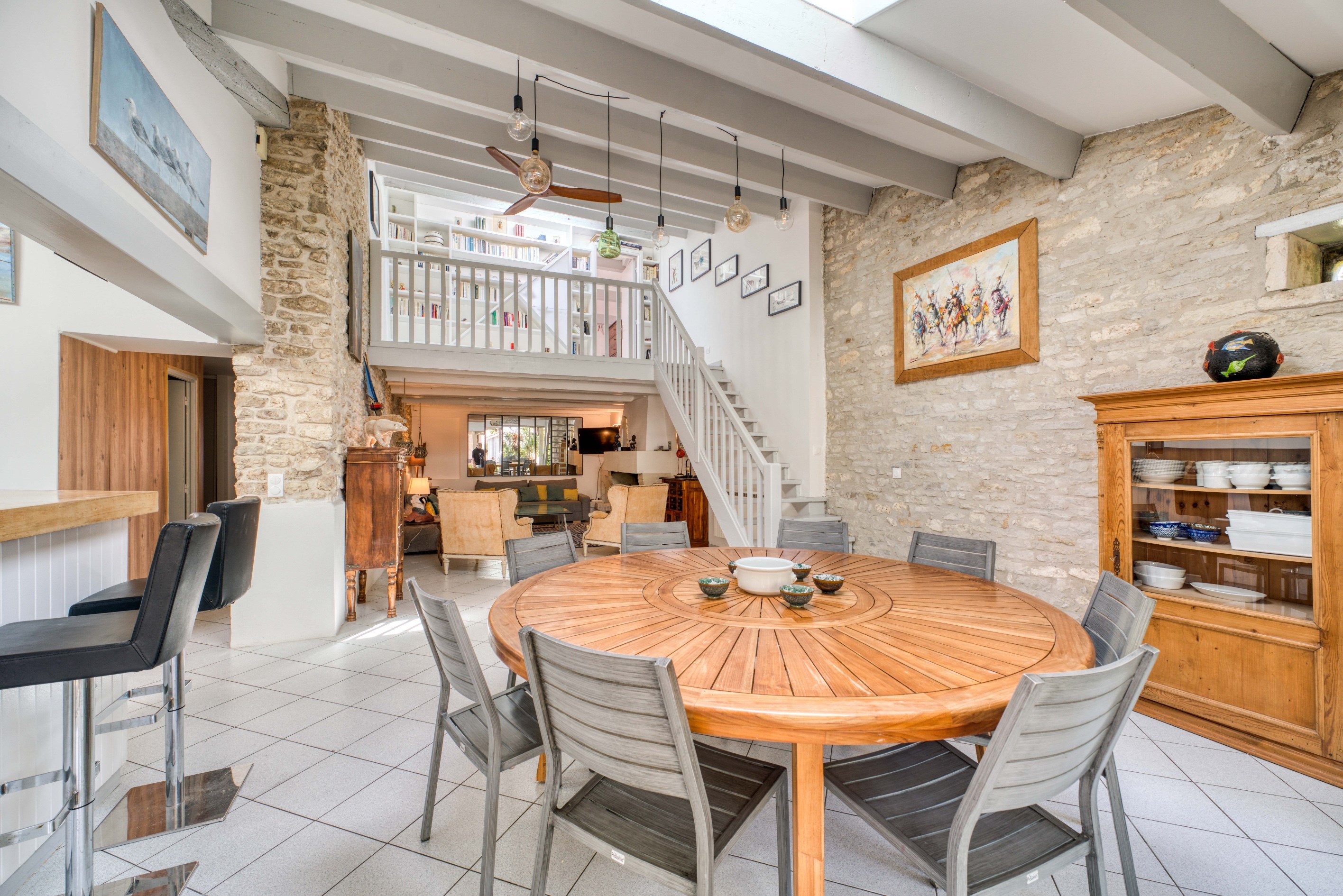  BEAUTIFUL CHARACTER PROPERTY WITH  SWIMMING POOL IN THE HEART OF A VILLAGE ON O… - 物件實景