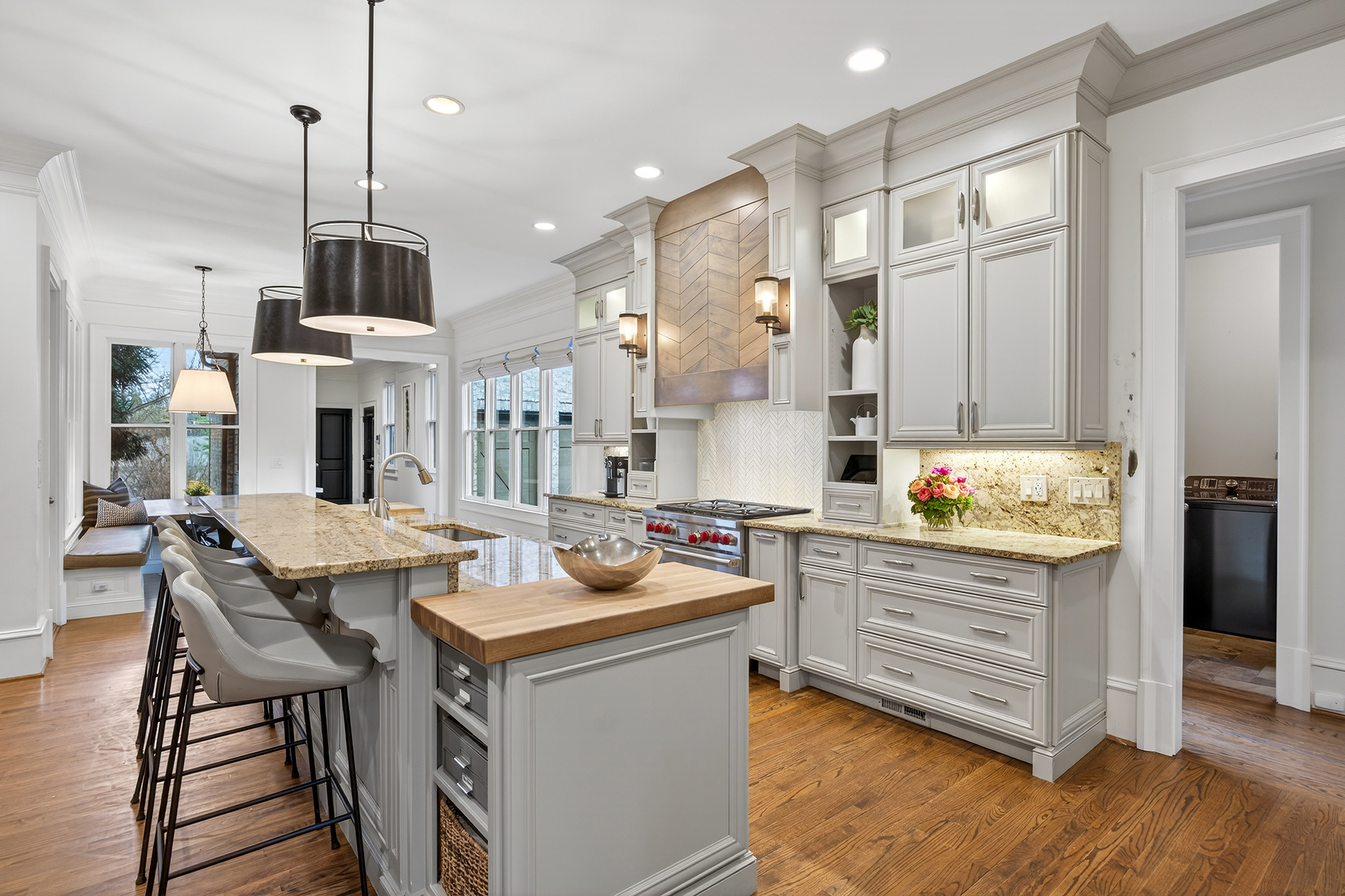  Timeless Style, Incredible Space and Convenient Brookwood Location - 物件實景