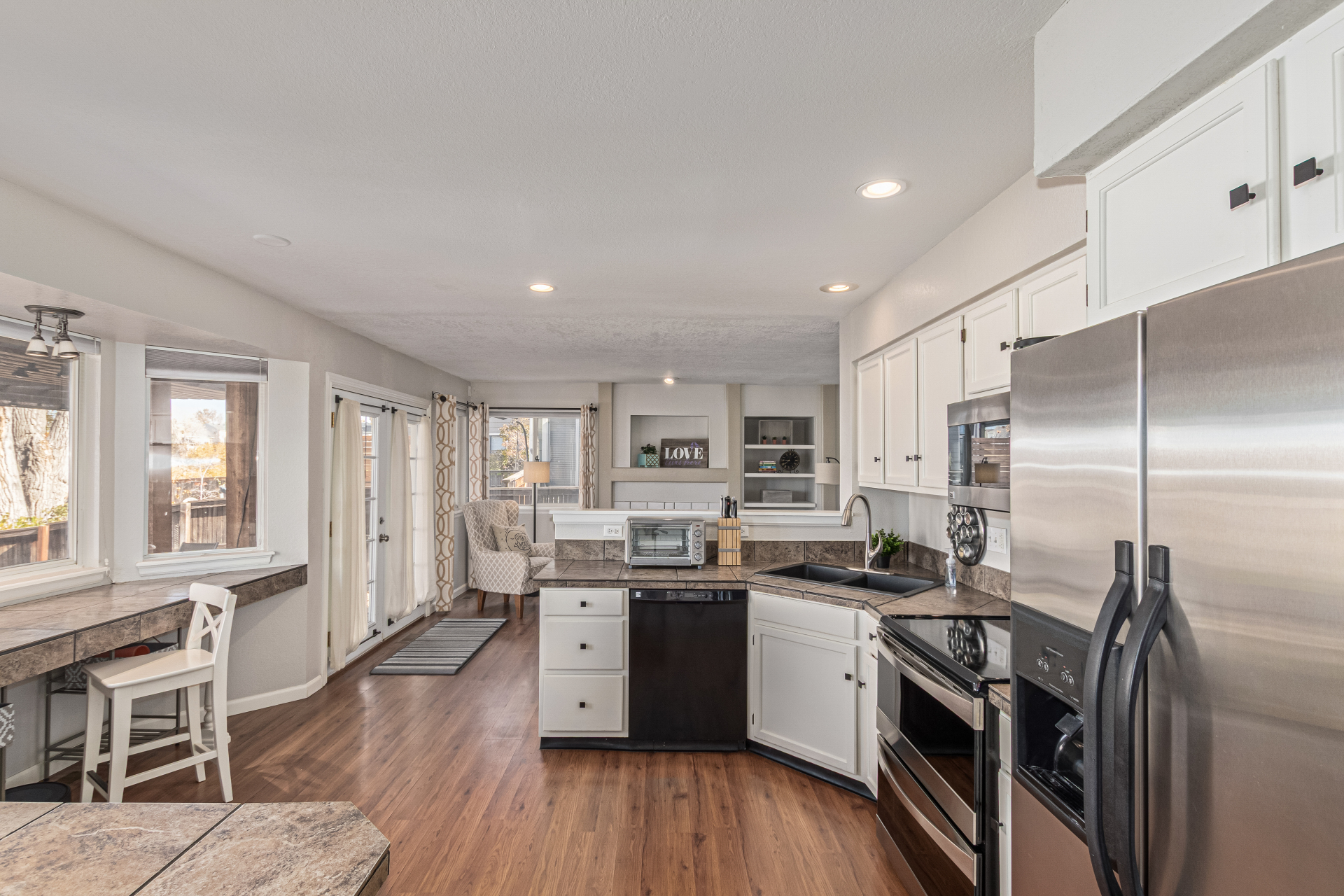 Highlands Ranch, Colorado, 80129, United States, 4 Bedrooms Bedrooms, ,2 BathroomsBathrooms,Residential,For Sale,1987309