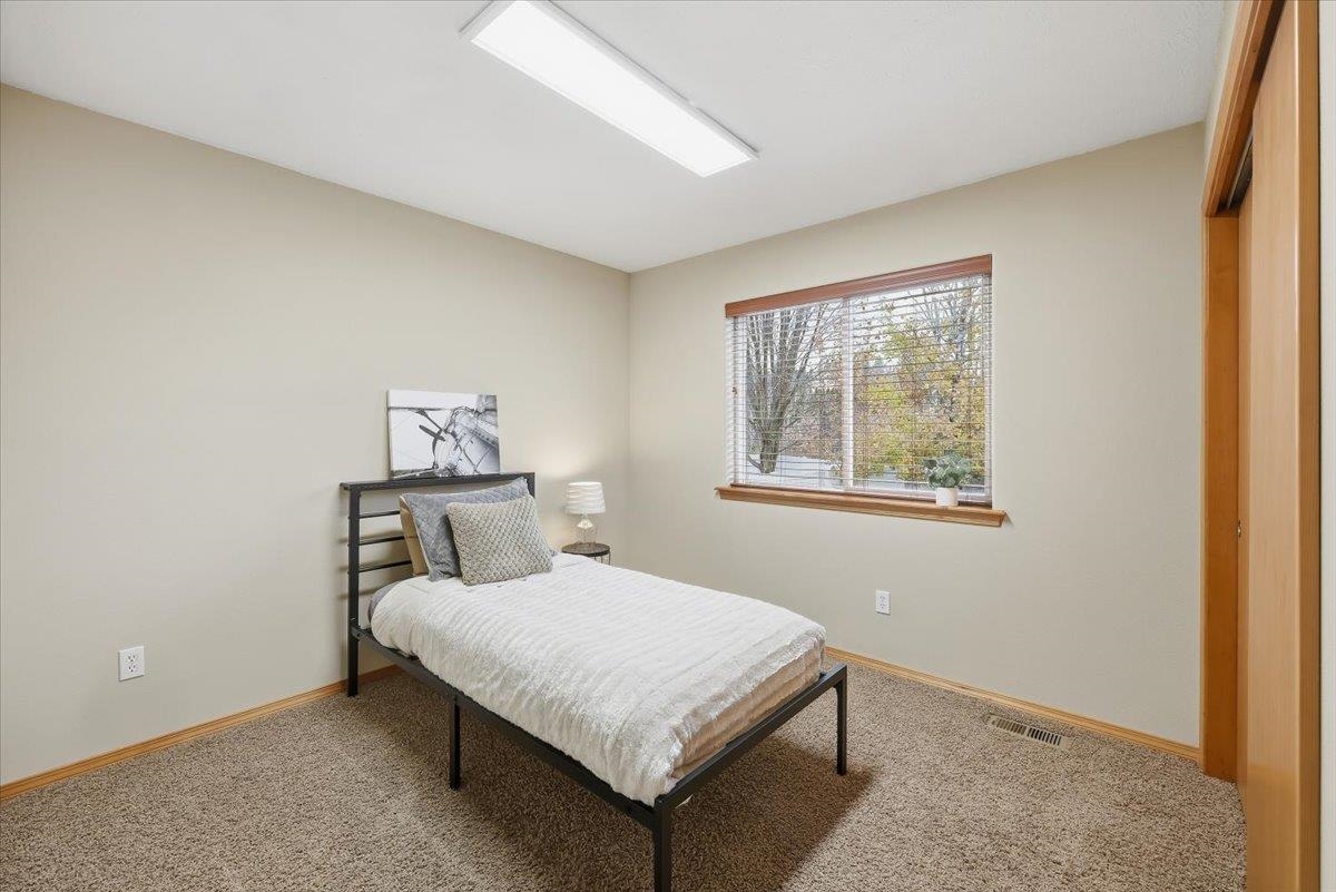 Greenacres, Washington, 99016, United States, 6 Bedrooms Bedrooms, ,3 BathroomsBathrooms,Residential,For Sale,1992048