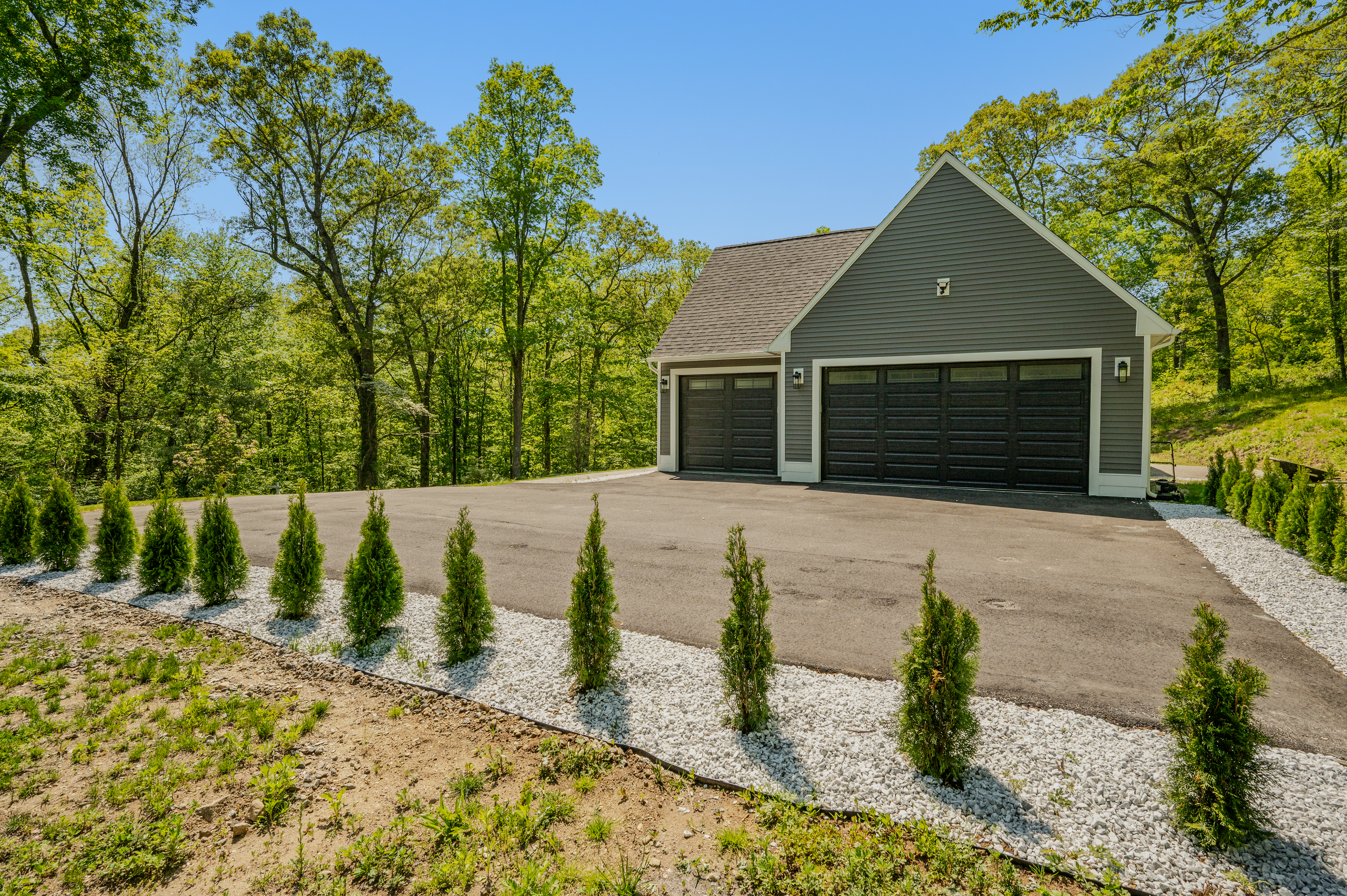  Beautiful and Spacious Colonial Home on 2.55 Acres - 物件實景