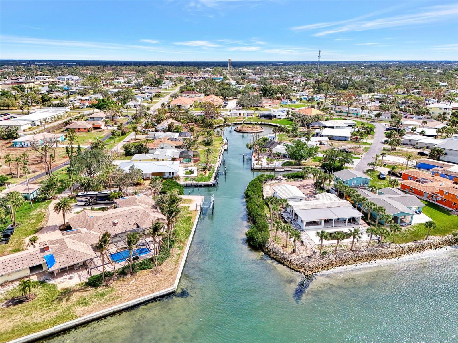 ENGLEWOOD, Florida, 34223, United States, 2 Bedrooms Bedrooms, ,3 BathroomsBathrooms,Residential,For Sale,1990231