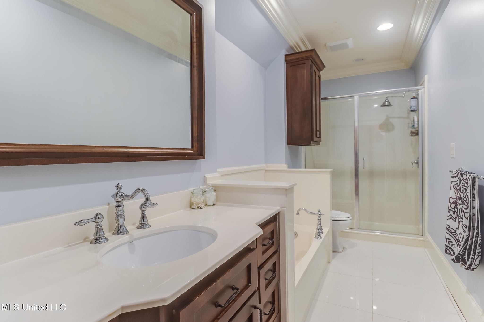 Pascagoula, Mississippi, 39581, United States, 5 Bedrooms Bedrooms, ,6 BathroomsBathrooms,Residential,For Sale,1977278