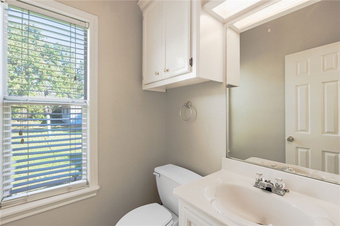 Bryan, Texas, 77808, United States, 3 Bedrooms Bedrooms, ,3 BathroomsBathrooms,Residential,For Sale,1989351