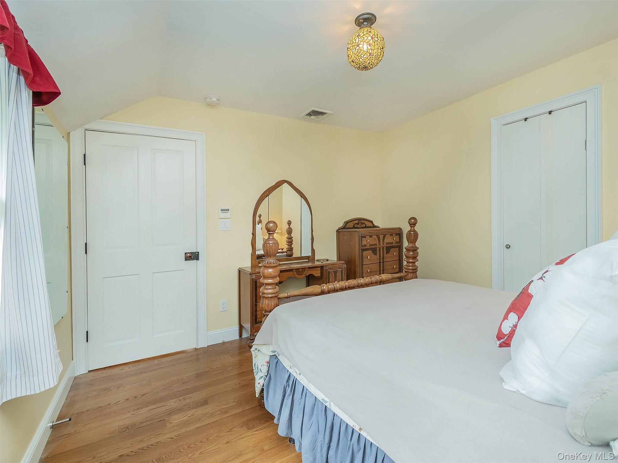  130 Mott Avenue, Roslyn, NY, 11576 - 物件實景
