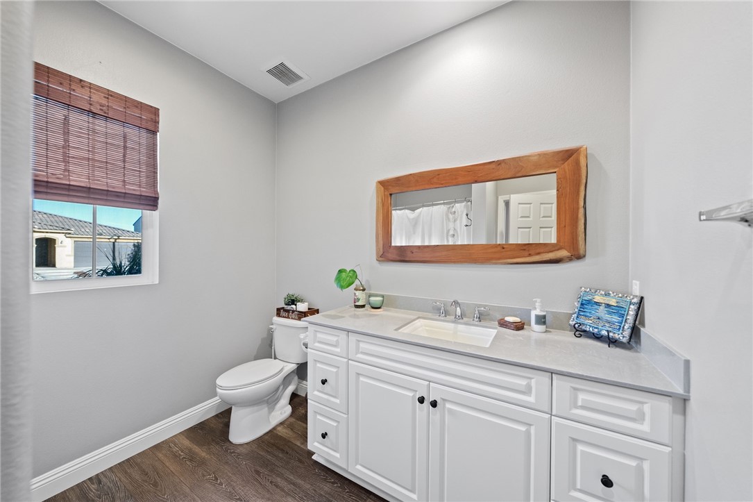 Murrieta, California, 92563, United States, 3 Bedrooms Bedrooms, ,2 BathroomsBathrooms,Residential,For Sale,1987315