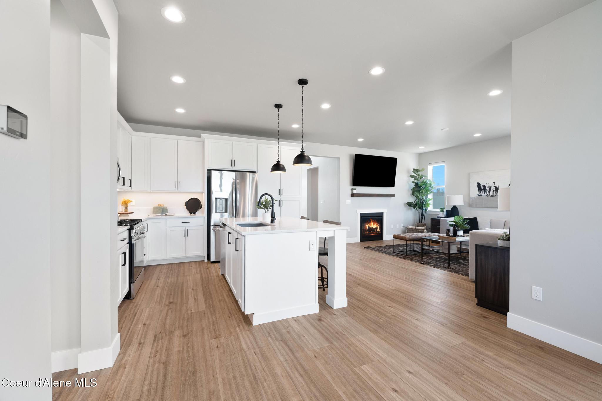 Sandpoint, Idaho, 83864, United States, 4 Bedrooms Bedrooms, ,3 BathroomsBathrooms,Residential,For Sale,1991362