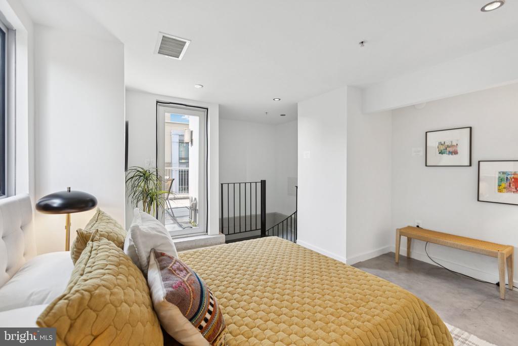 Washington, District of Columbia, 20010, United States, 2 Bedrooms Bedrooms, ,2 BathroomsBathrooms,Residential,For Sale,1943394