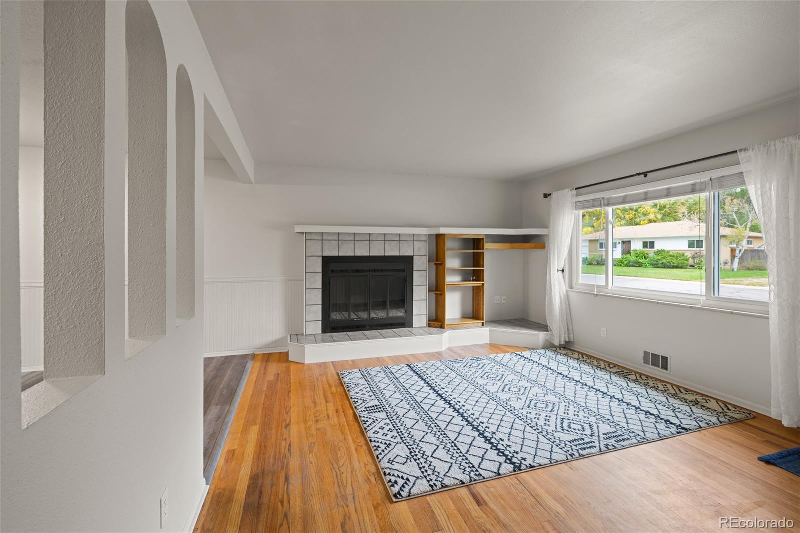 Arvada, Colorado, 80004, United States, 4 Bedrooms Bedrooms, ,2 BathroomsBathrooms,Residential,For Sale,1986117