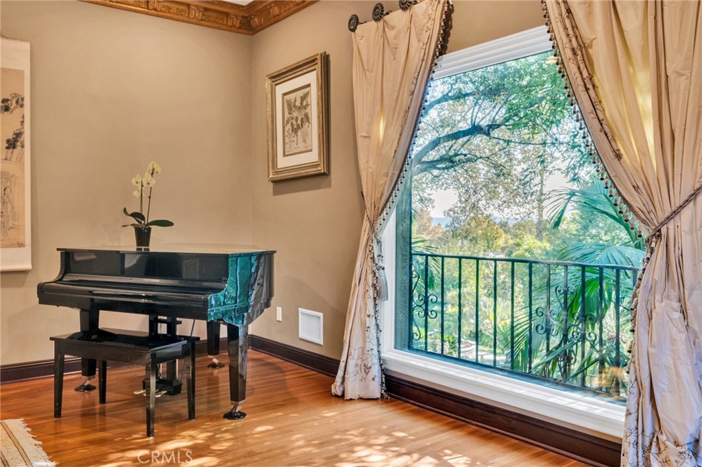 San Marino, California, 91108, United States, 5 Bedrooms Bedrooms, ,6 BathroomsBathrooms,Residential,For Sale,1686890