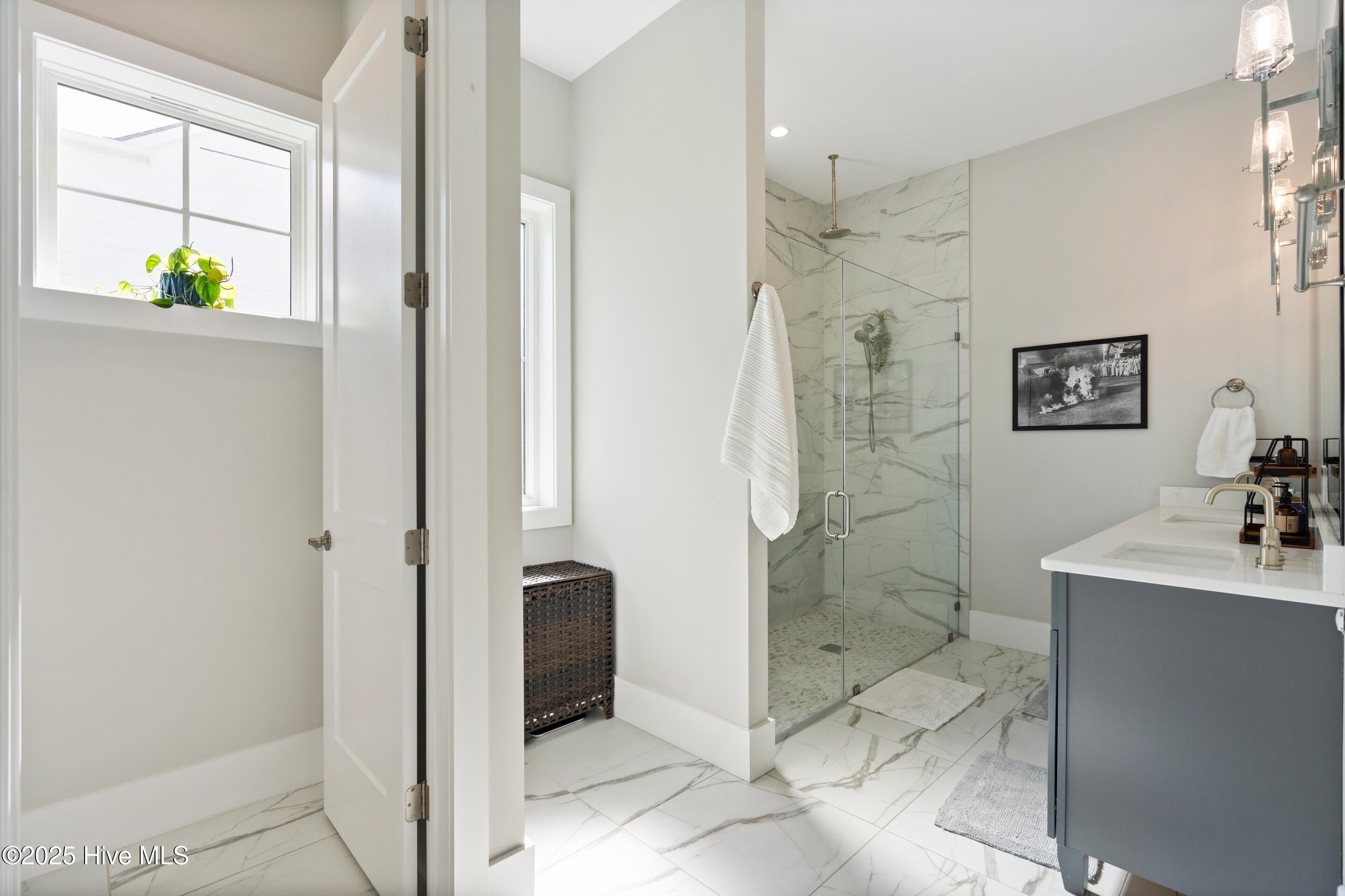 Wilmington, North Carolina, 28411, United States, 4 Bedrooms Bedrooms, ,5 BathroomsBathrooms,Residential,For Sale,1992122