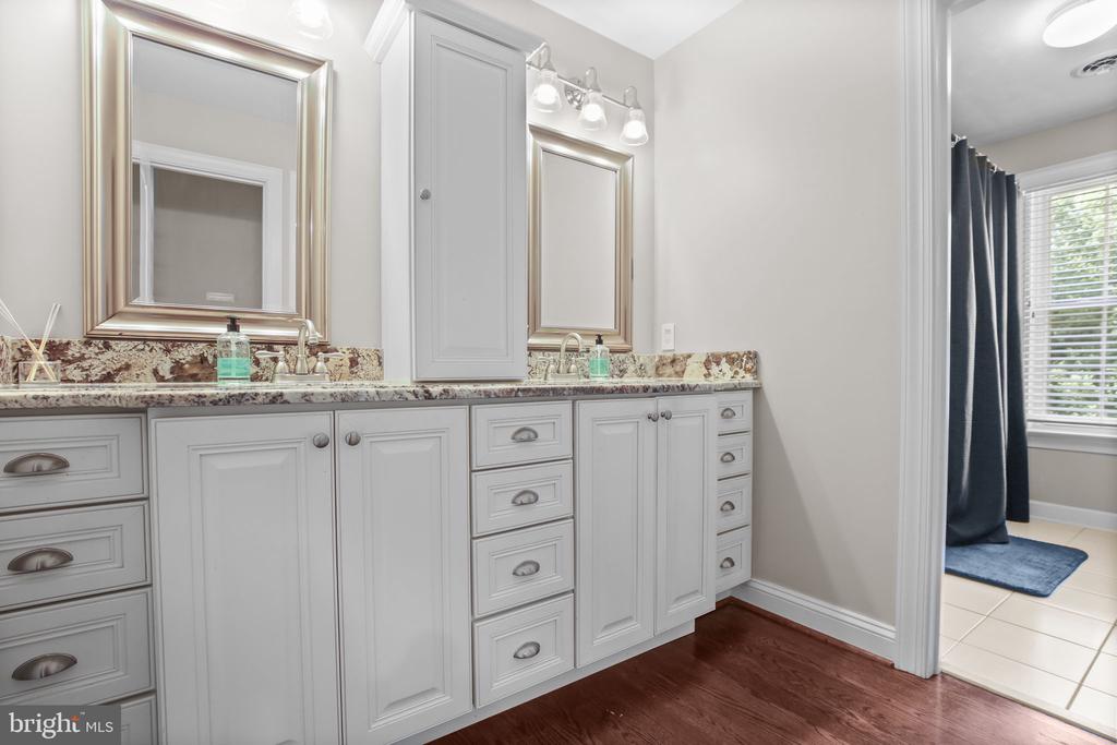 Fredericksburg, Virginia, 22407, United States, 5 Bedrooms Bedrooms, ,5 BathroomsBathrooms,Residential,For Sale,1927805