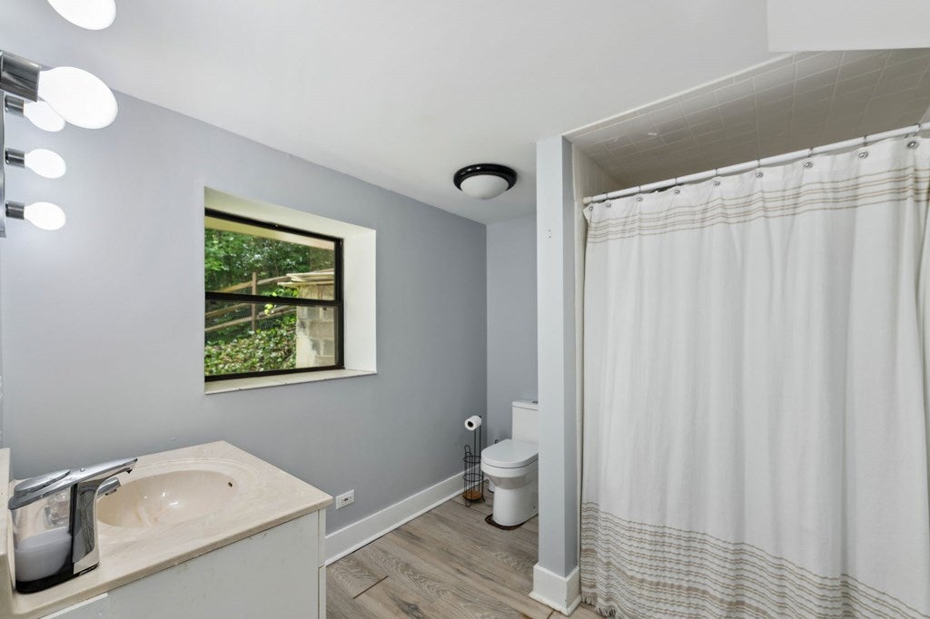 Ellijay, Georgia, 30540, United States, 5 Bedrooms Bedrooms, ,5 BathroomsBathrooms,Residential,For Sale,1868155