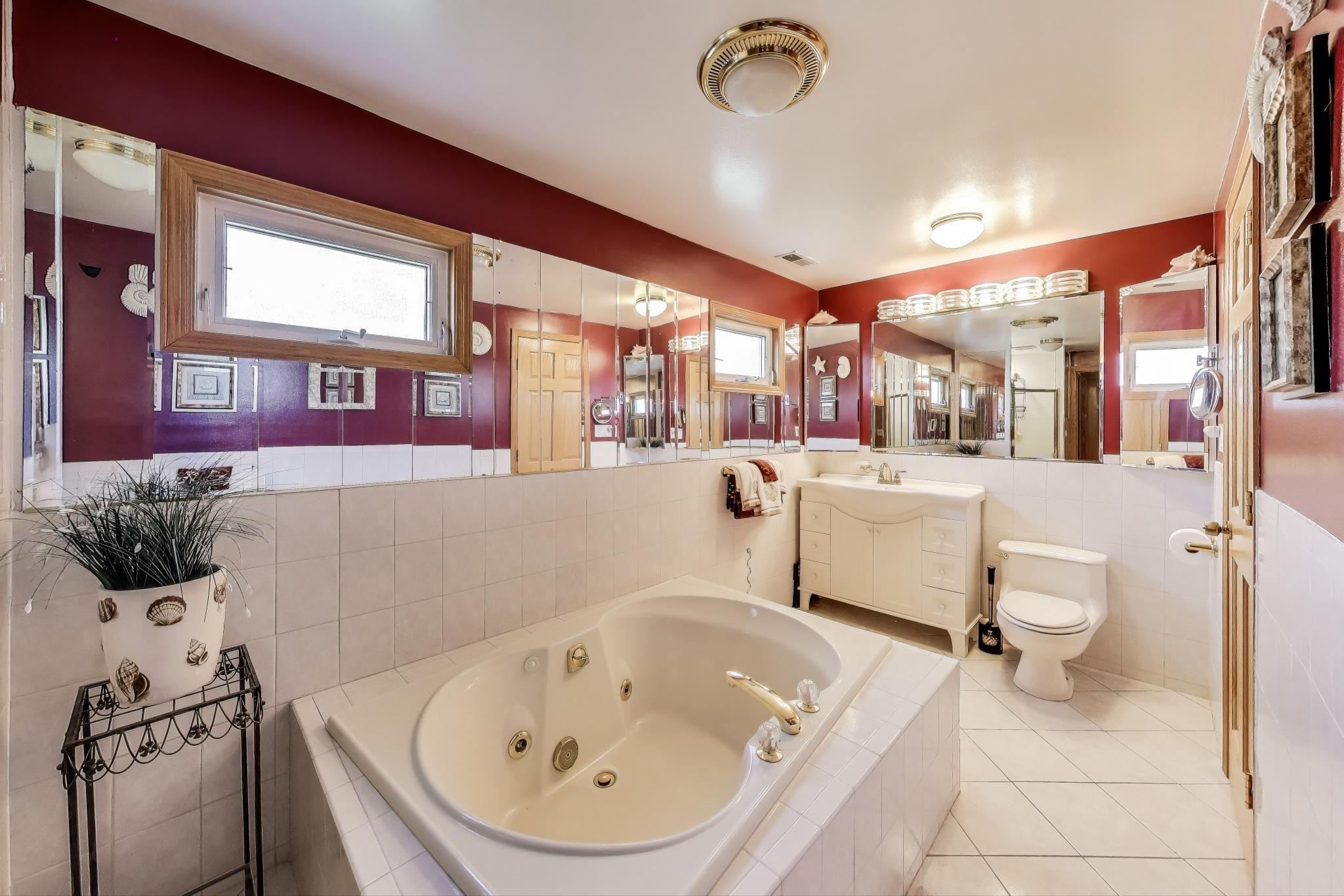Harwood Heights, Illinois, 60706, United States, 2 Bedrooms Bedrooms, ,Residential,For Sale,1928738