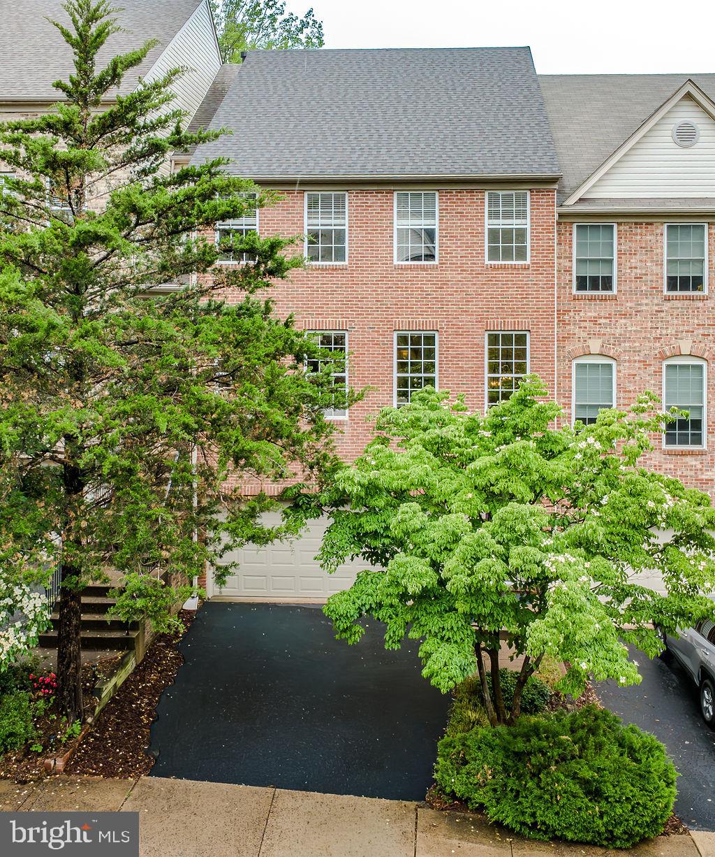 Fairfax, Virginia, 22033, United States, 3 Bedrooms Bedrooms, ,4 BathroomsBathrooms,Residential,For Sale,2048066