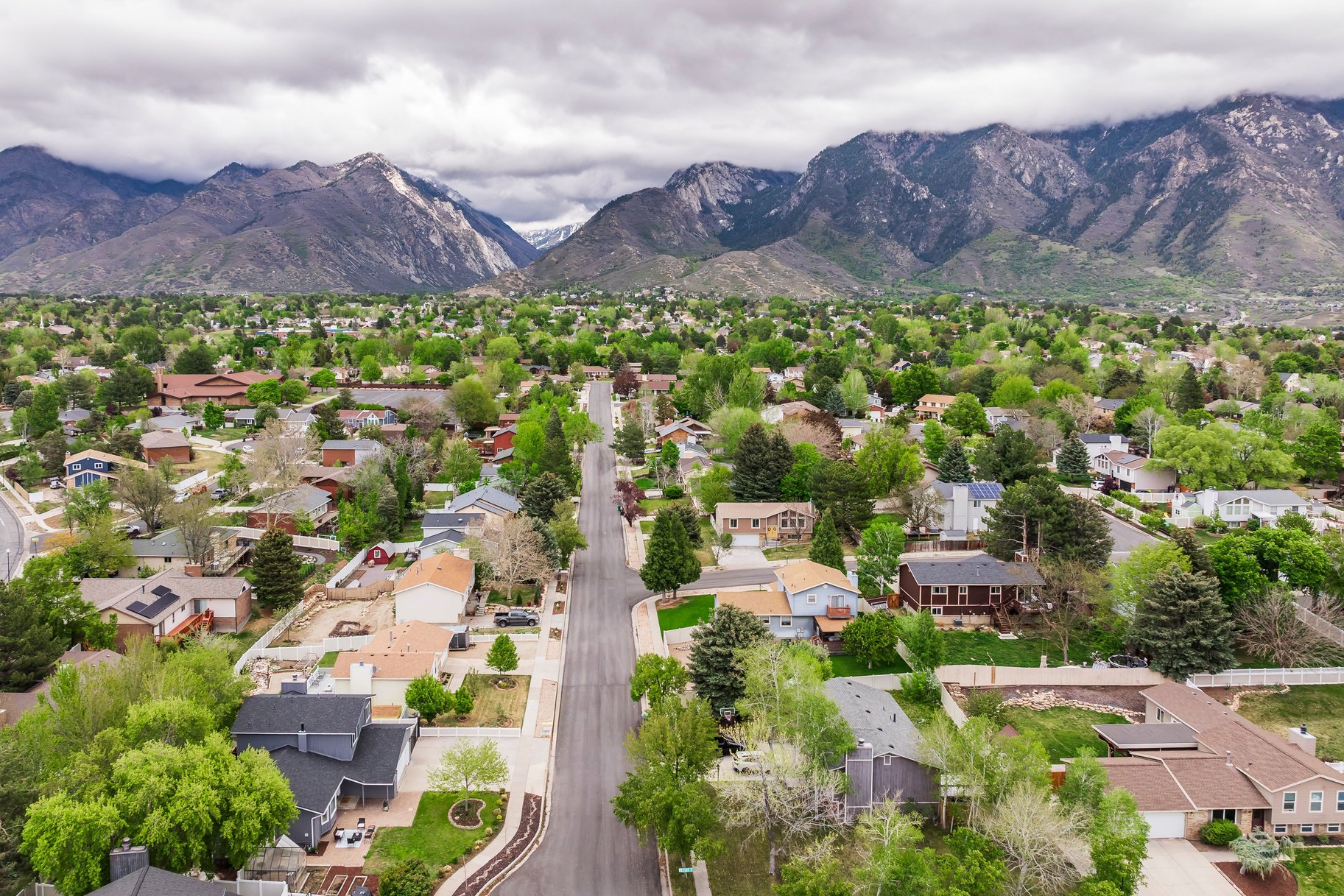  Sandy Gem Near the Canyons with Beautiful Backyard Living - 物件實景
