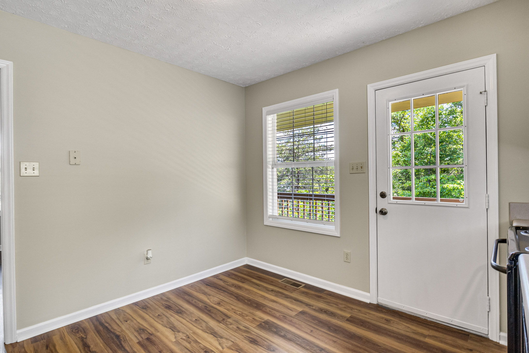 Sevierville, Tennessee, 37876, United States, 3 Bedrooms Bedrooms, ,2 BathroomsBathrooms,Residential,For Sale,1937497