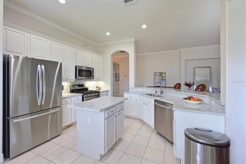 Bradenton, Florida, 34212, United States, 3 Bedrooms Bedrooms, ,2 BathroomsBathrooms,Residential,For Sale,1906883