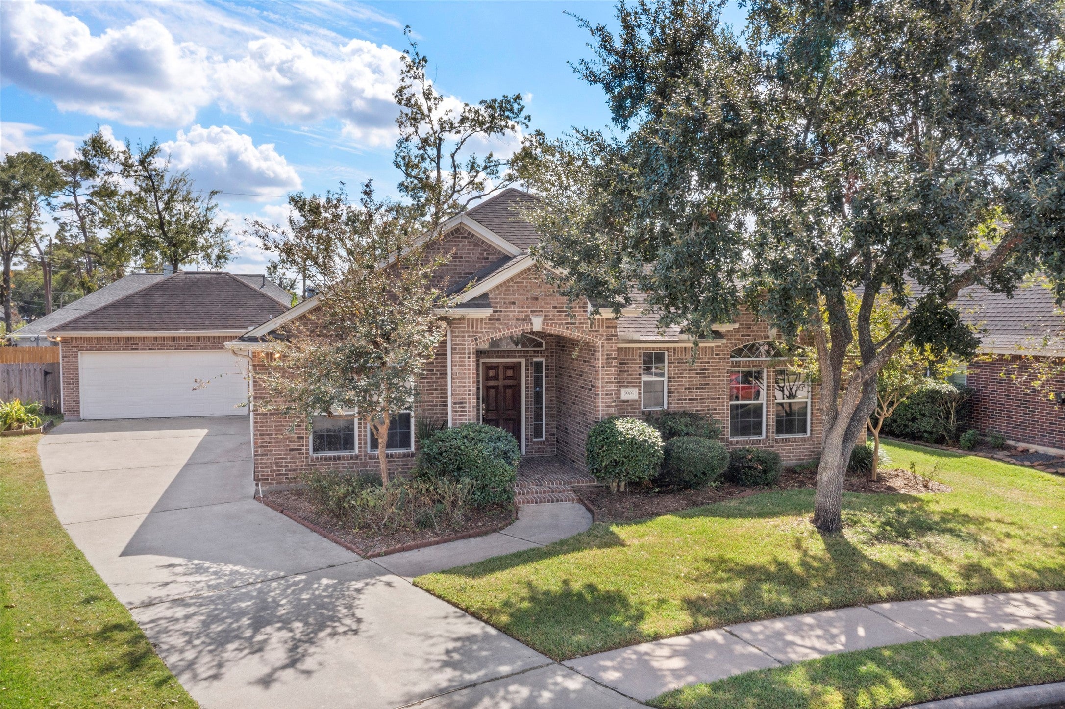 Houston, Texas, 77055, United States, 3 Bedrooms Bedrooms, ,2 BathroomsBathrooms,Residential,For Sale,1923474