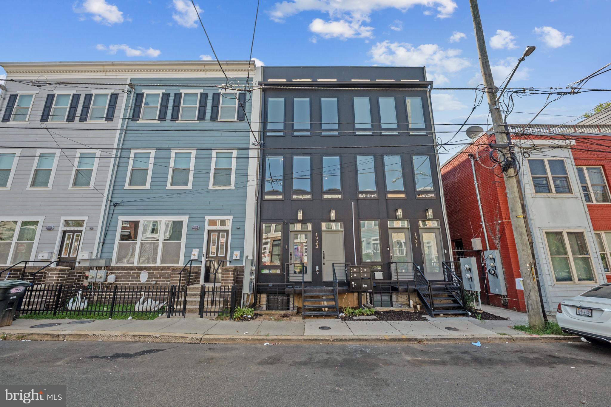 Washington, District of Columbia, 20002, United States, 3 Bedrooms Bedrooms, ,3 BathroomsBathrooms,Residential,For Sale,2000379