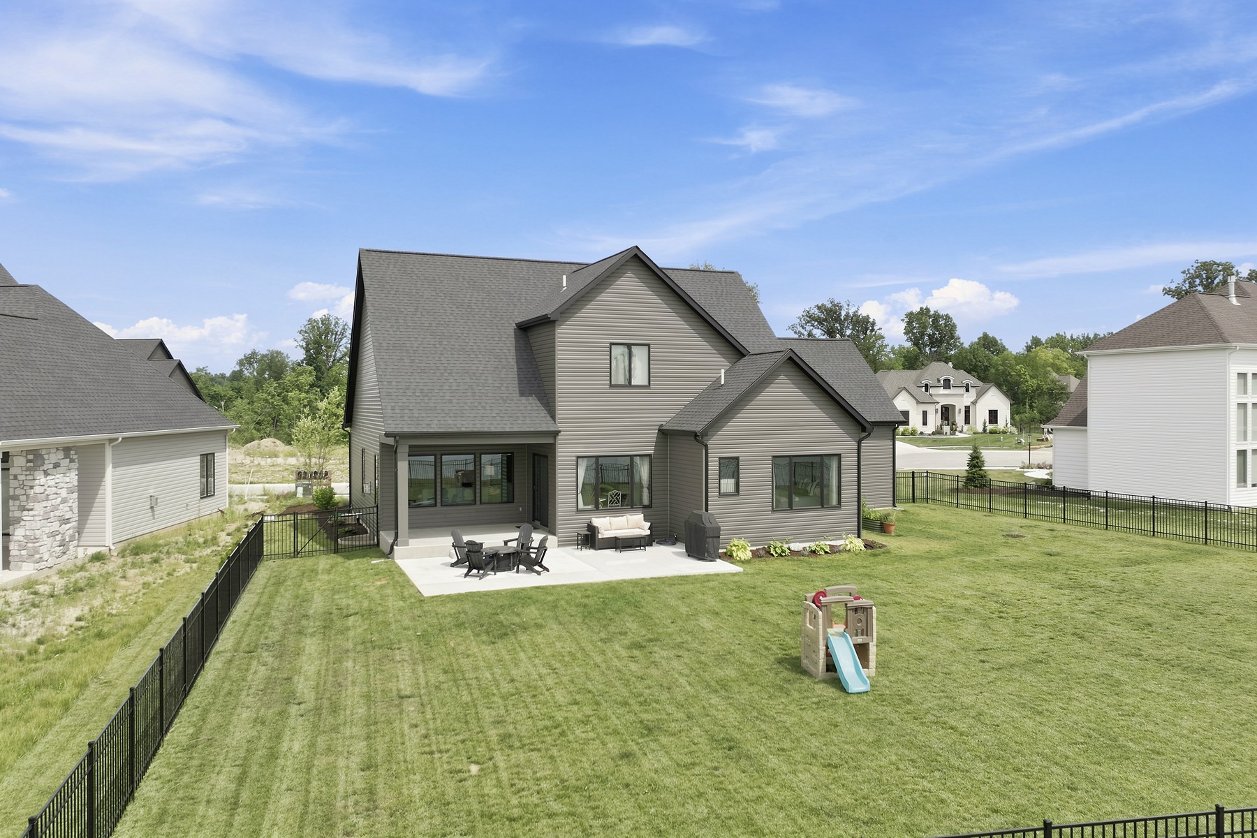  Better Than New Two Story Home in Desirable Fort Wayne Community - 物件實景