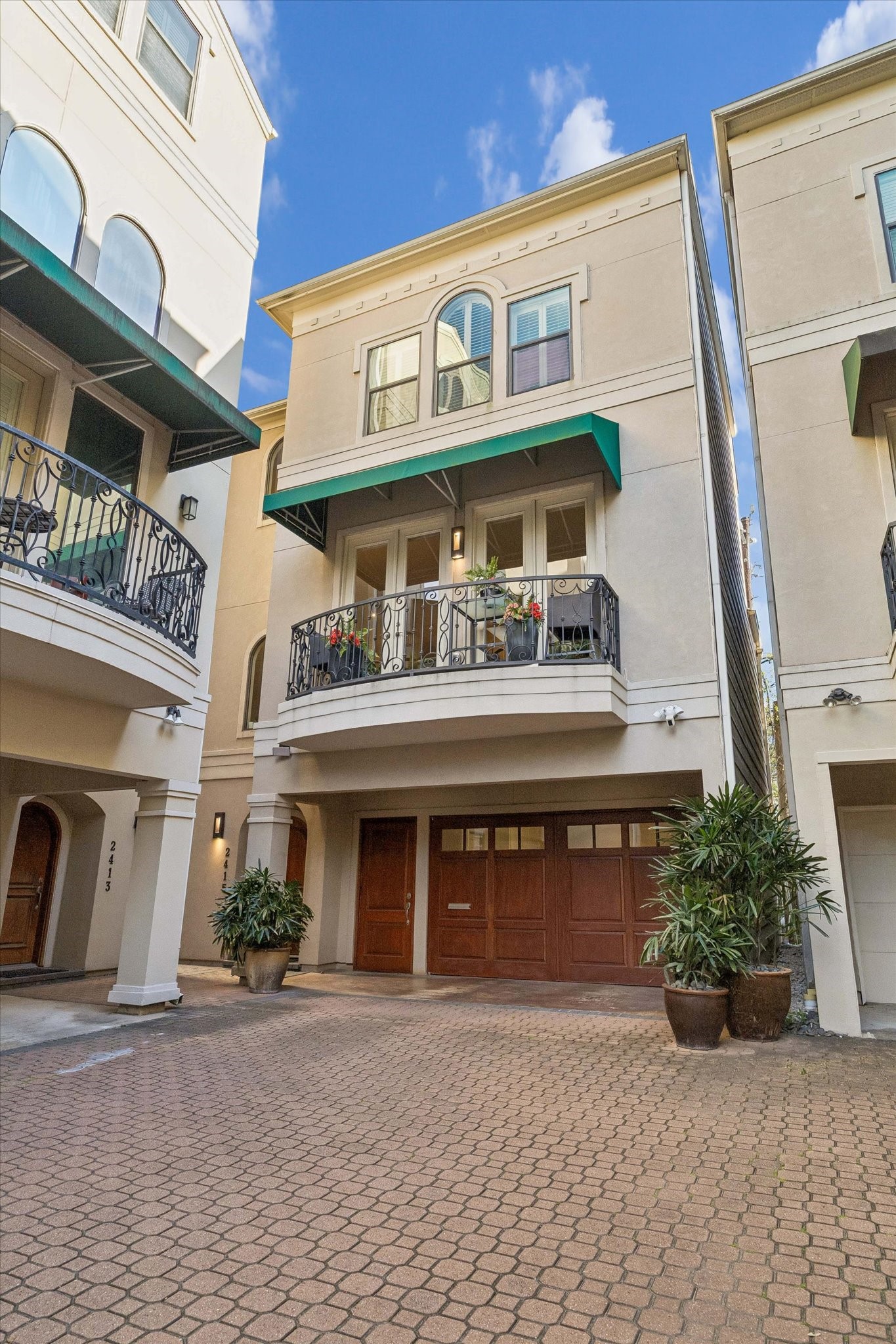  2415 W Main Street - 物件實景
