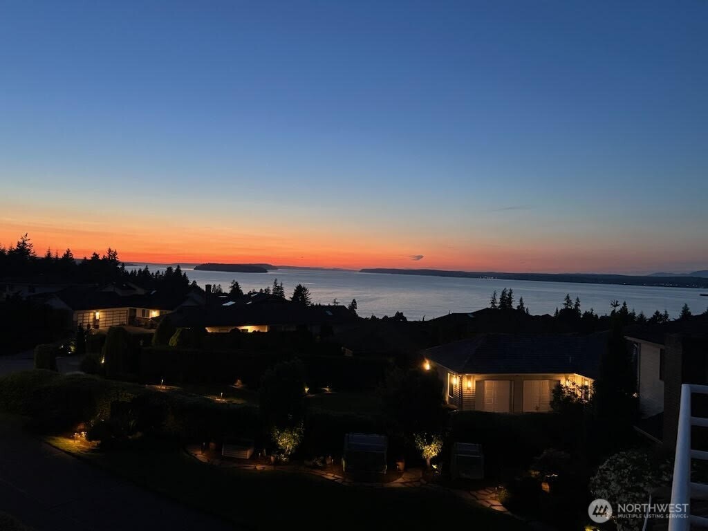 Everett, Washington, 98203, United States, 4 Bedrooms Bedrooms, ,4 BathroomsBathrooms,Residential,For Sale,1841761