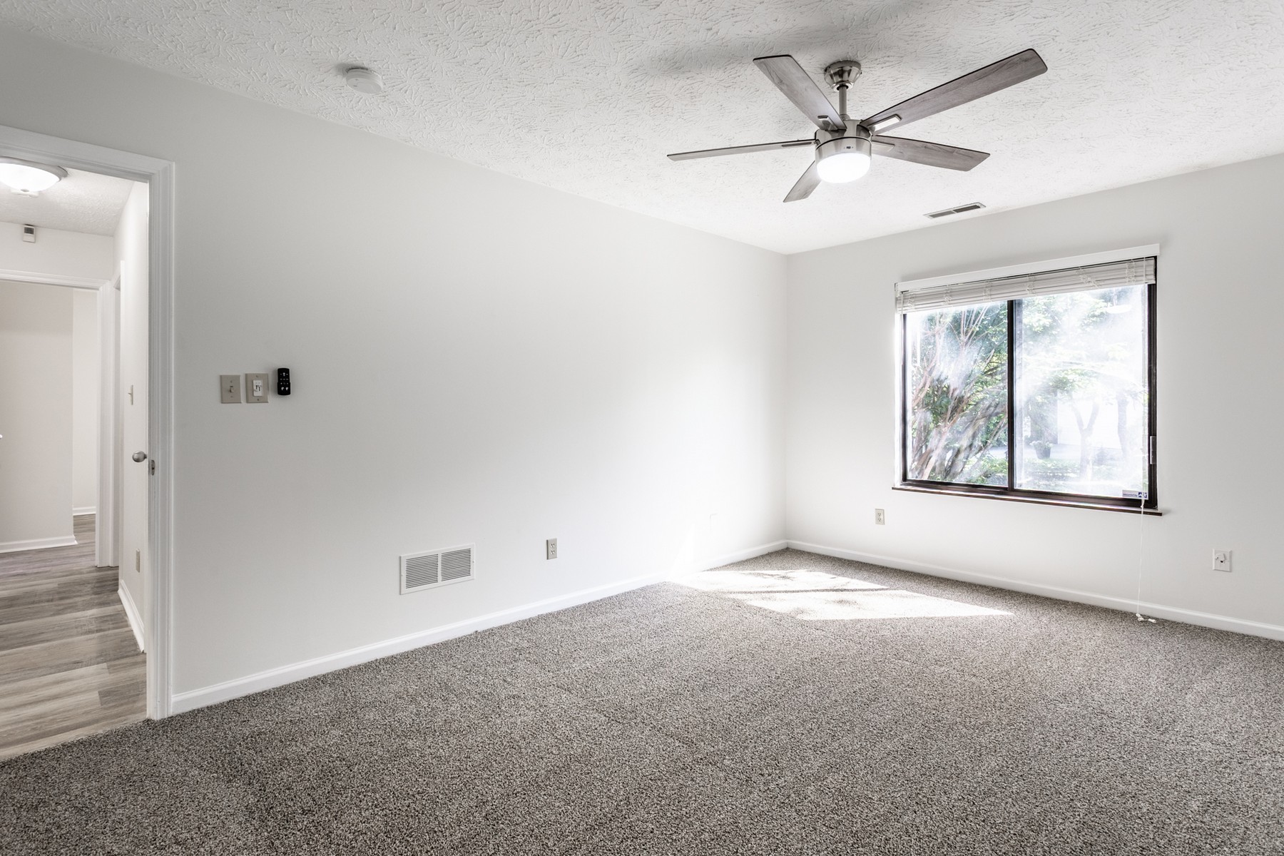  Beautiful Three Bedroom Home in Washington Township - 物件實景