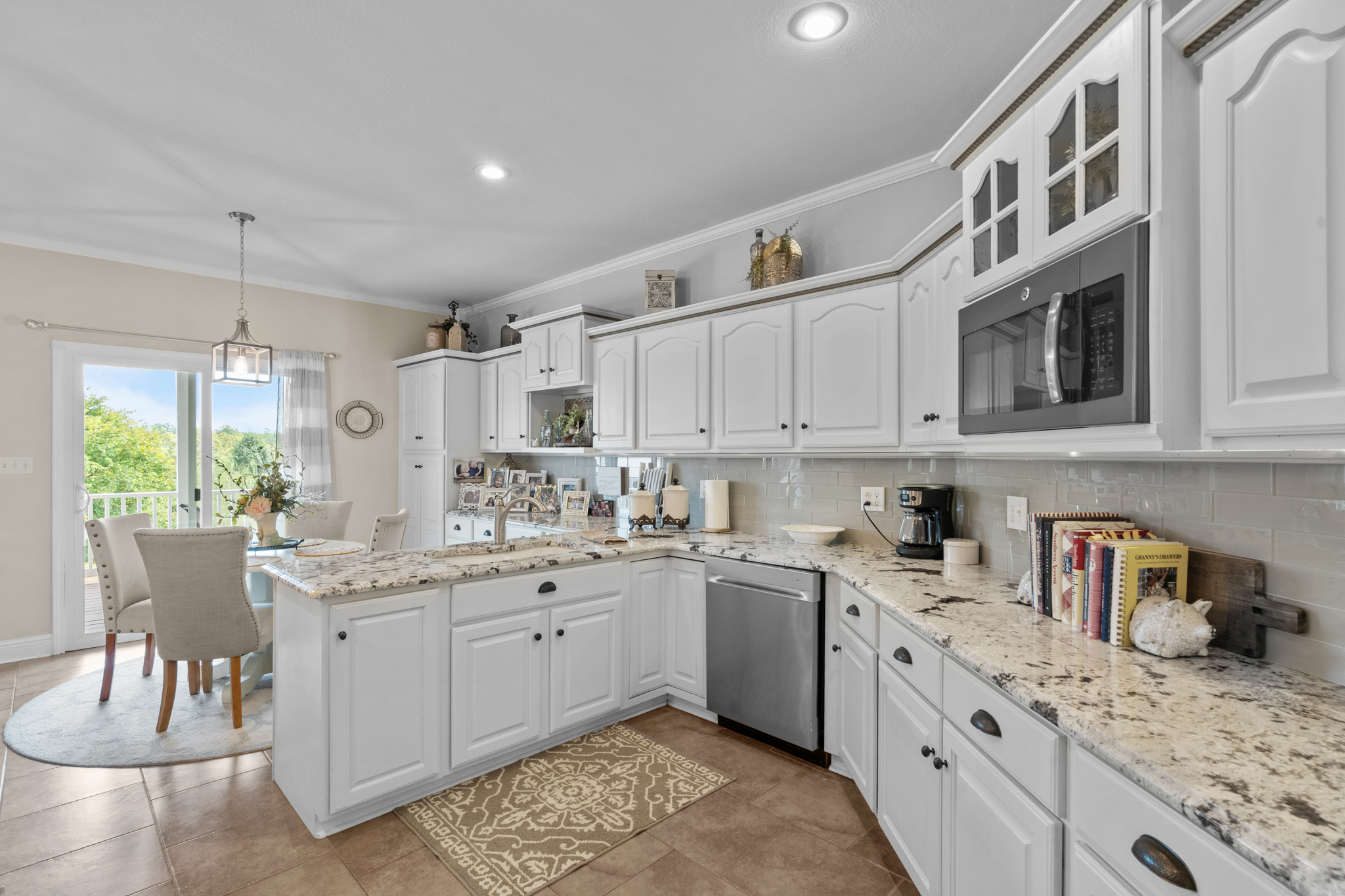 Poplar Bluff, Missouri, 63901, United States, 6 Bedrooms Bedrooms, ,3 BathroomsBathrooms,Residential,For Sale,1977359