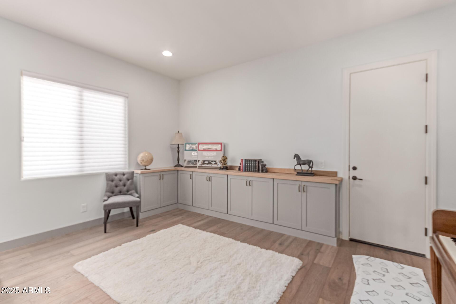 Phoenix, Arizona, 85050, United States, 5 Bedrooms Bedrooms, ,4 BathroomsBathrooms,Residential,For Sale,1980478