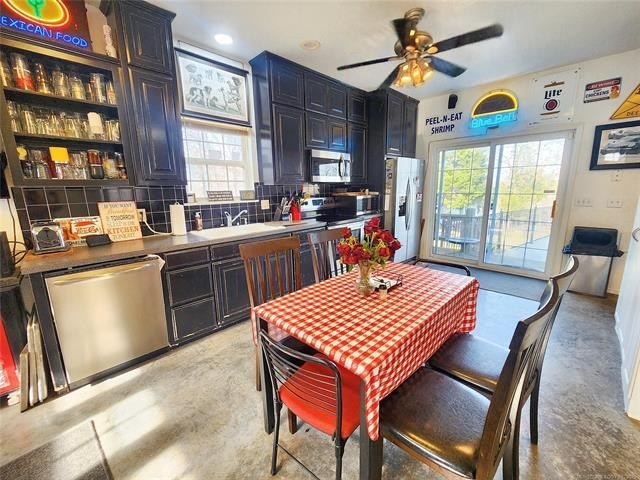 Cookson, Oklahoma, 74427, United States, 3 Bedrooms Bedrooms, ,2 BathroomsBathrooms,Residential,For Sale,2005296