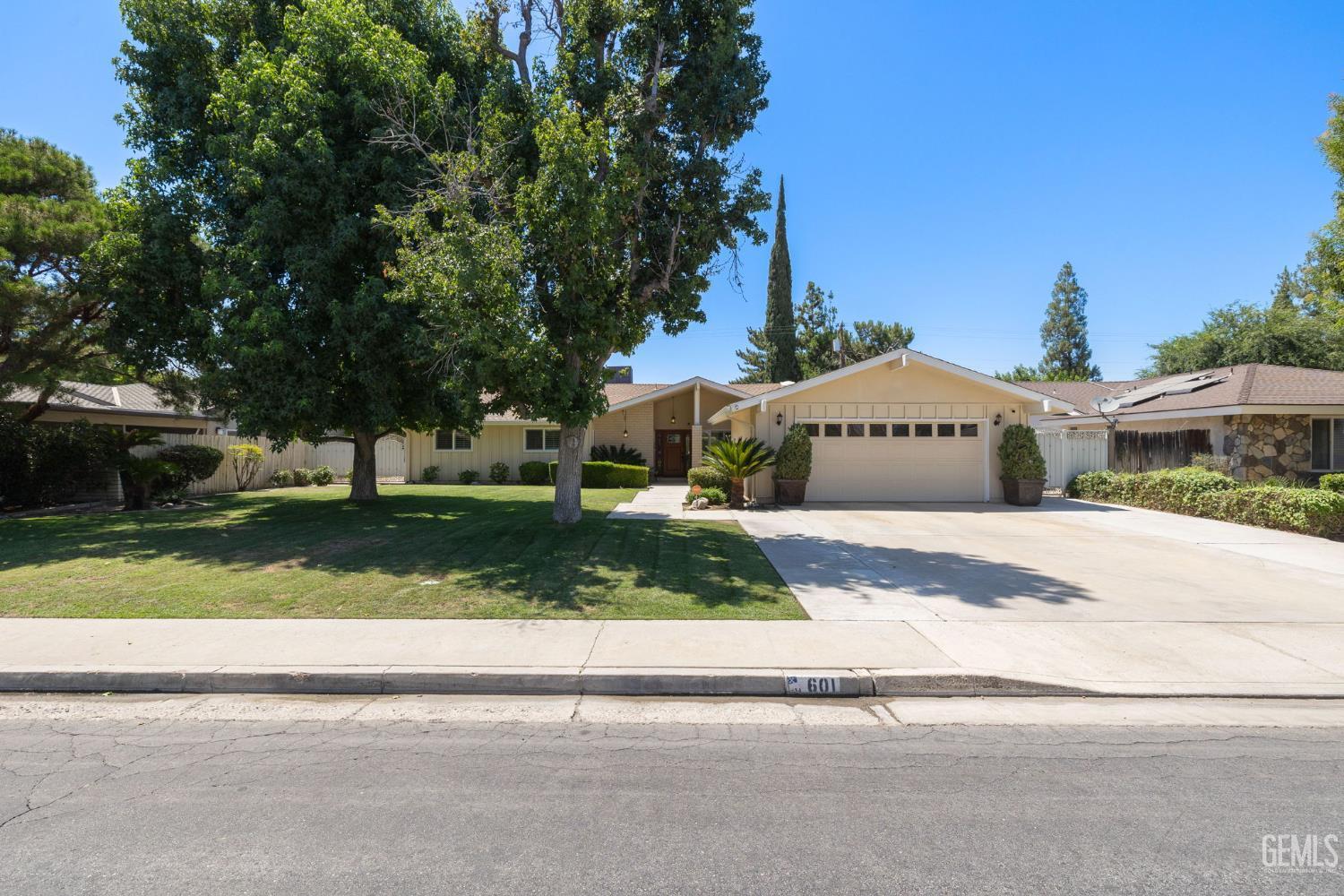 Bakersfield, California, 93309, United States, 3 Bedrooms Bedrooms, ,3 BathroomsBathrooms,Residential,For Sale,1882535