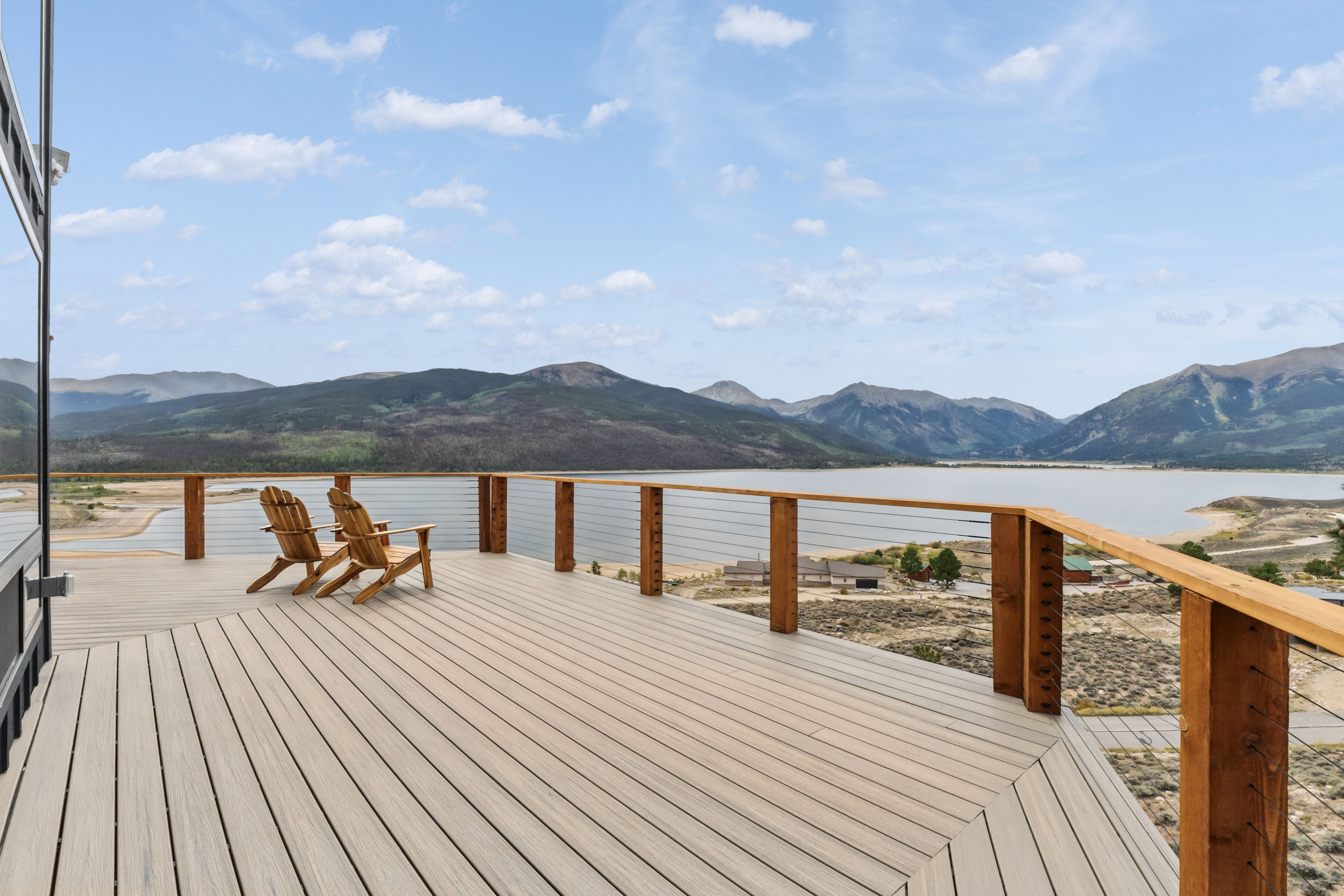  New Construction with Show-Stopping Twin Lakes Views - 物件實景