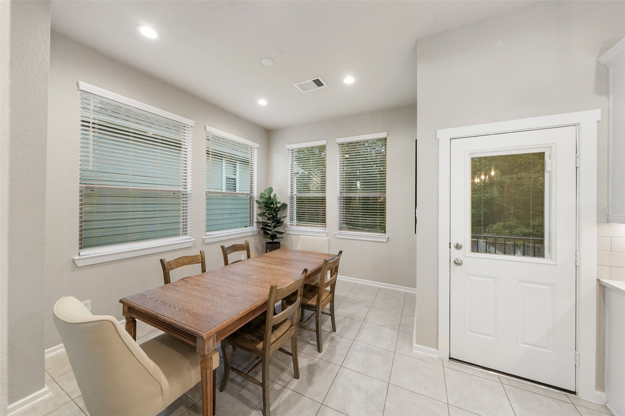  324 N Spotted Fern Drive - 物件實景