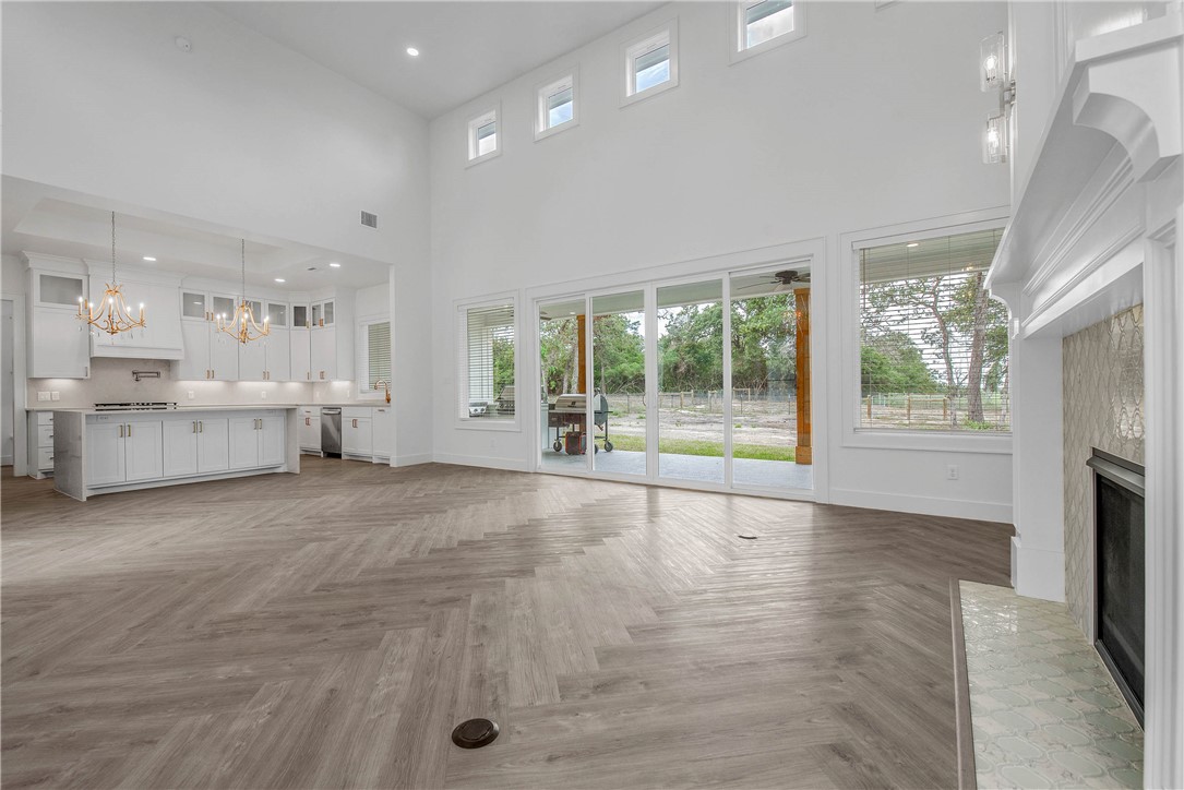Franklin, Texas, 77856, United States, 4 Bedrooms Bedrooms, ,4 BathroomsBathrooms,Residential,For Sale,1920948
