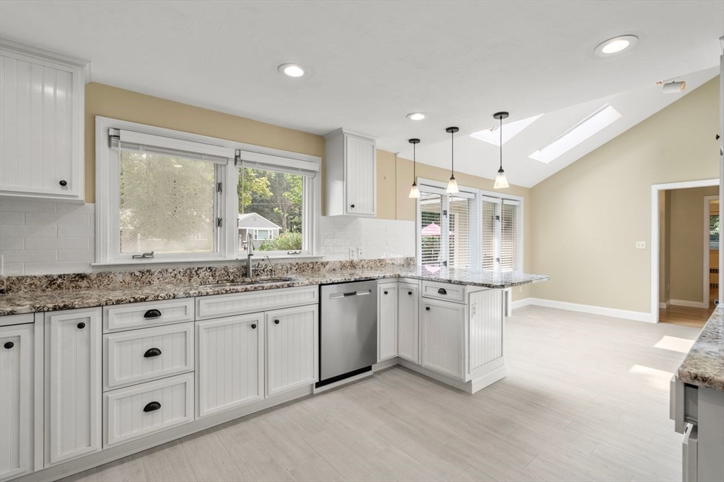 Chelmsford, Massachusetts, 01824, United States, 3 Bedrooms Bedrooms, ,2 BathroomsBathrooms,Residential,For Sale,1927111