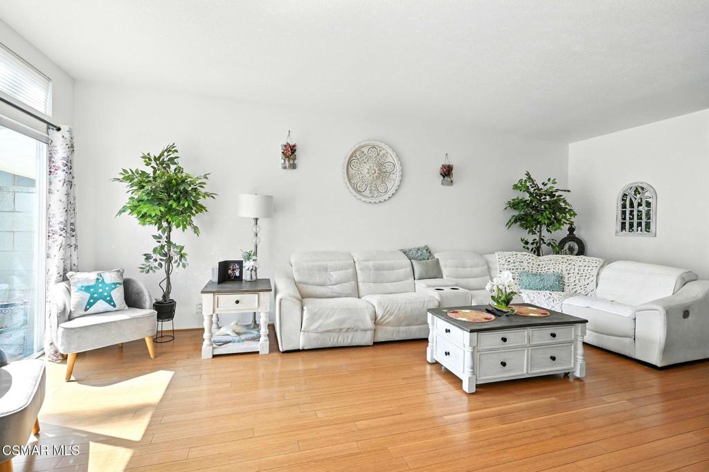 Moorpark, California, 93021, United States, 2 Bedrooms Bedrooms, ,3 BathroomsBathrooms,Residential,For Sale,1937149