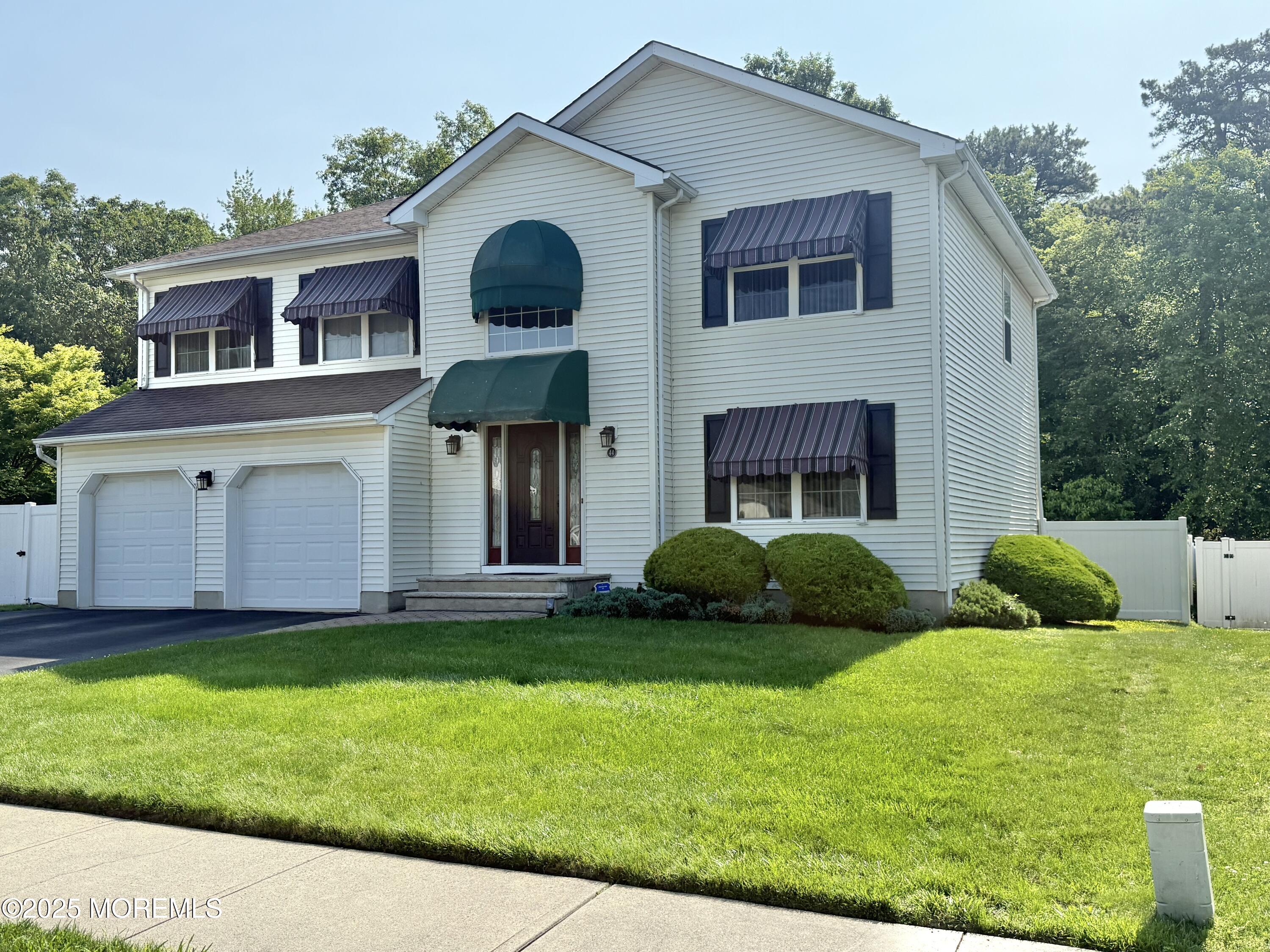 Howell, New Jersey, 07731, United States, 4 Bedrooms Bedrooms, ,3 BathroomsBathrooms,Residential,For Sale,1890794
