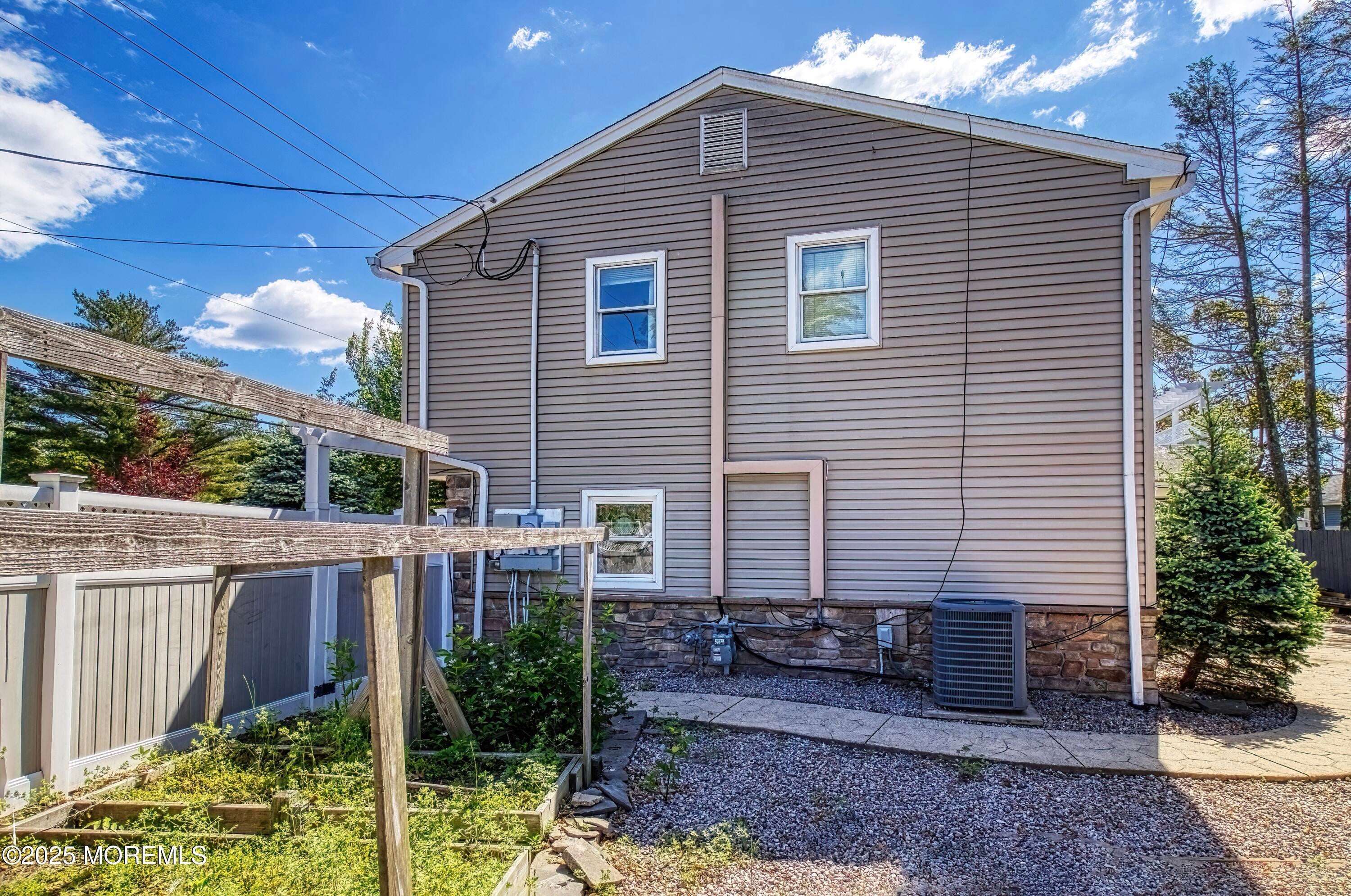 Toms River, New Jersey, 08753, United States, 5 Bedrooms Bedrooms, ,2 BathroomsBathrooms,Residential,For Sale,1996778